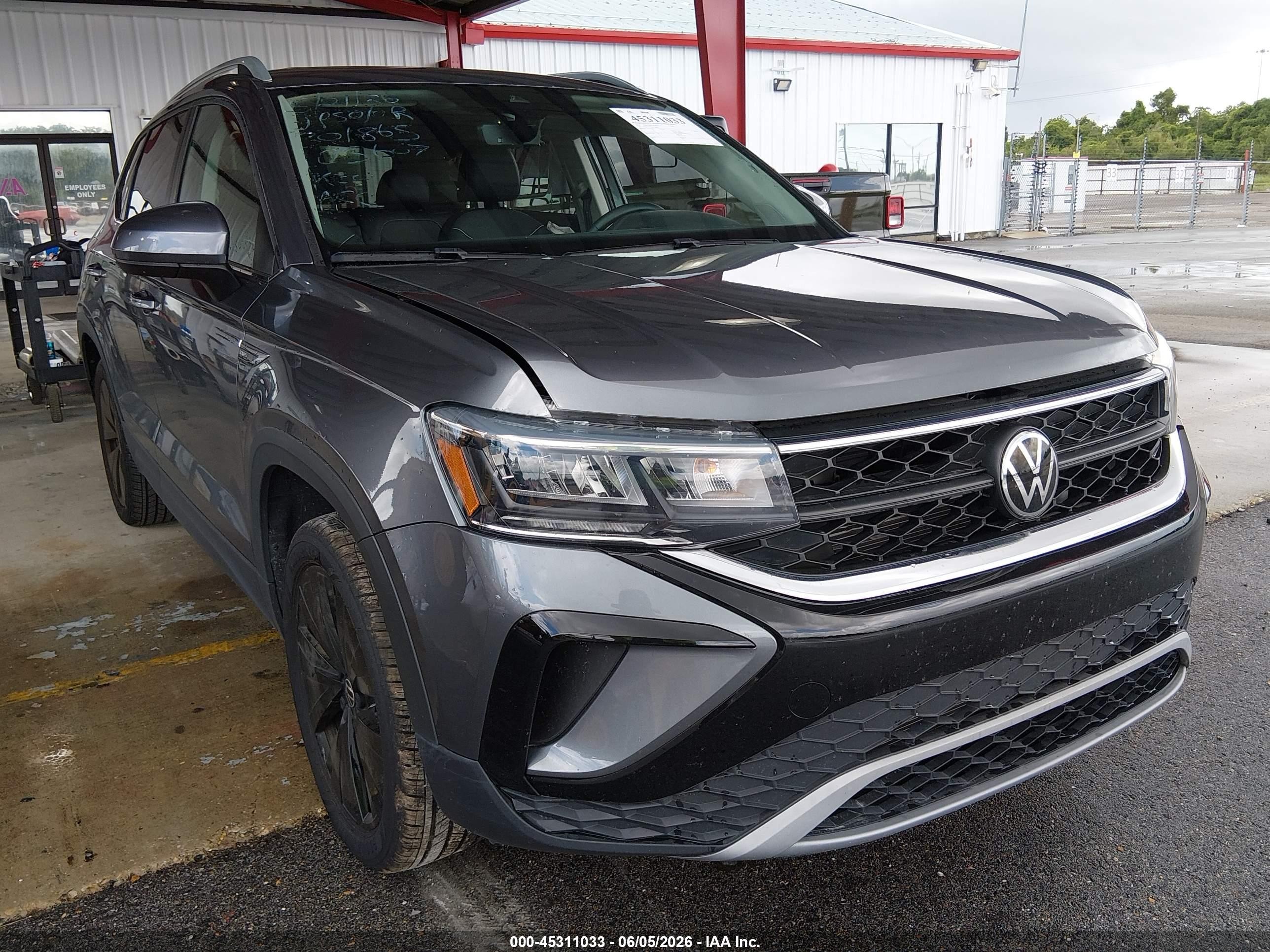 2024 Volkswagen Taos SE, VIN 3VVEX7B27RM105607 — Side