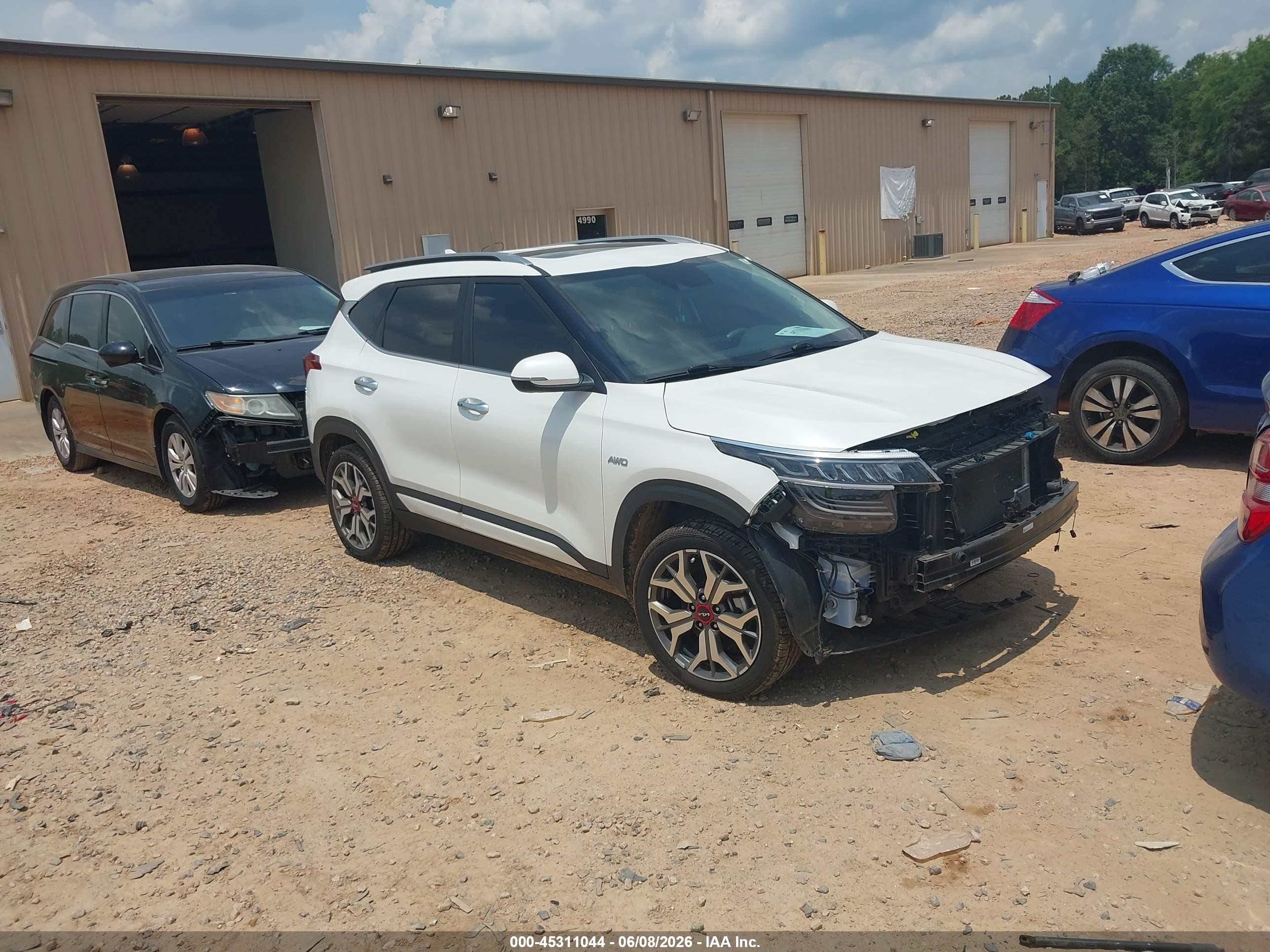 2023 Kia Seltos SX, VIN KNDETCA21P7453317 — Undercarriage
