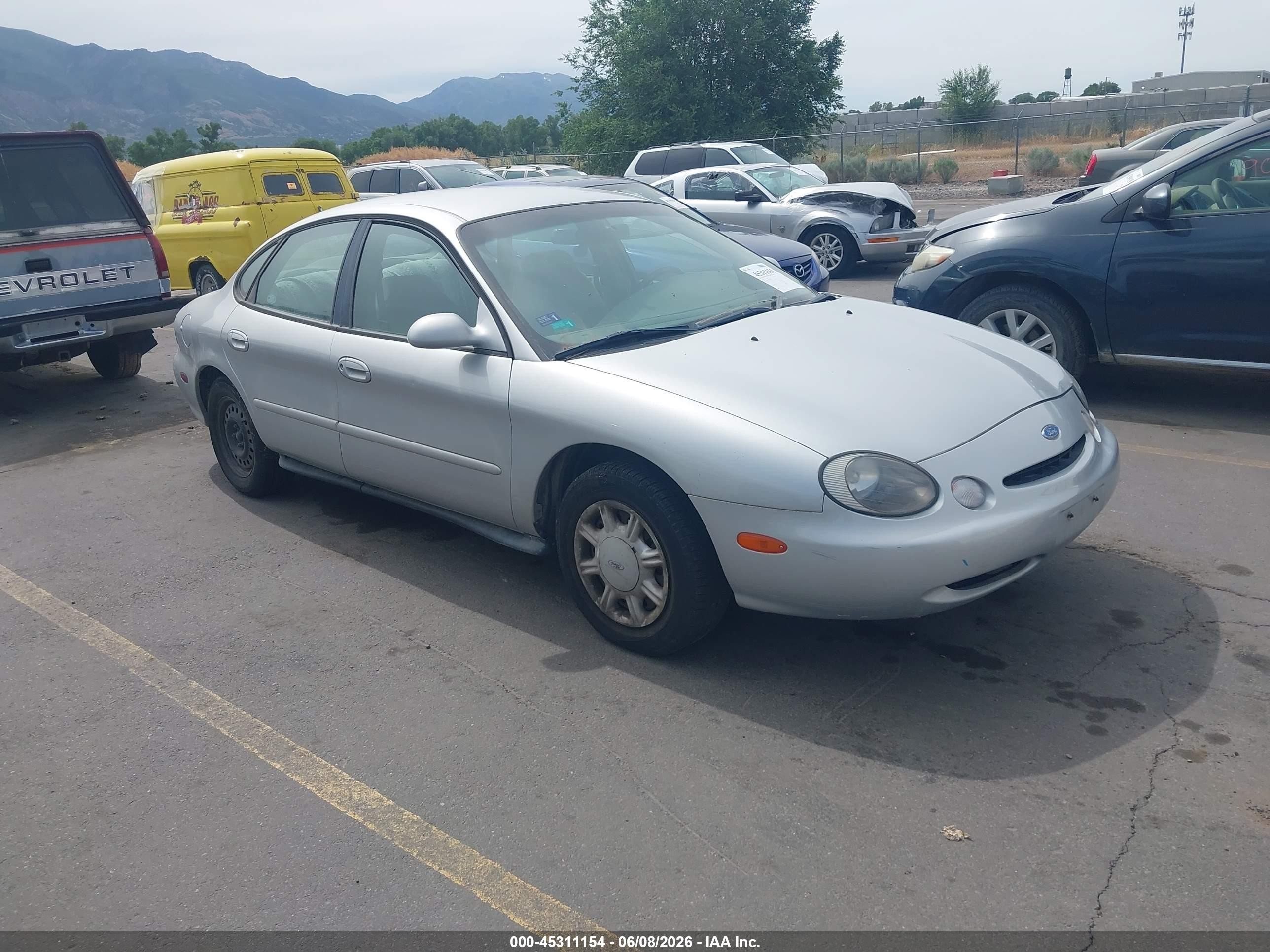 1997 Ford Taurus GL, VIN 1FALP52U9VA218208 — Normal wear