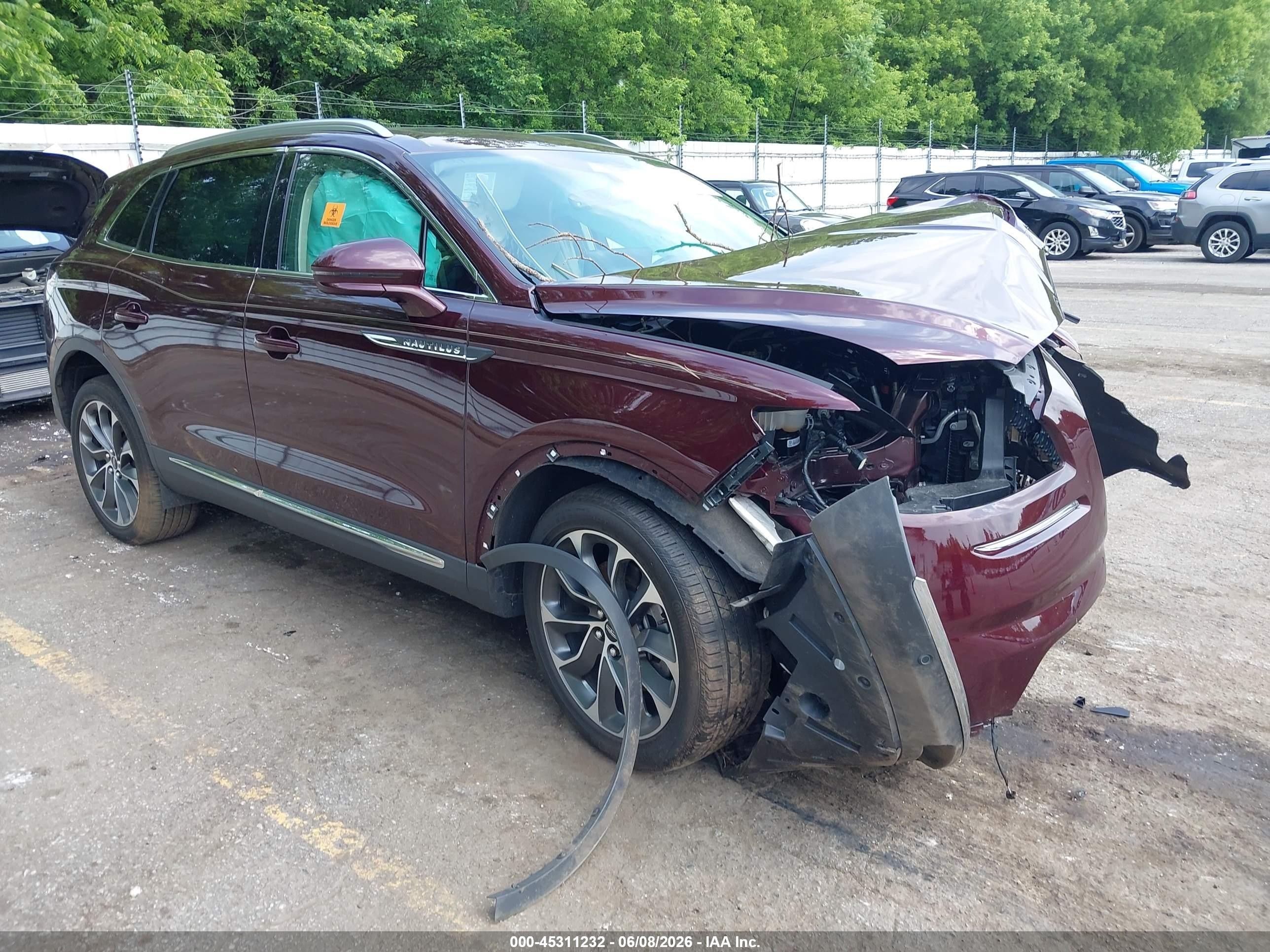 2023 Lincoln Nautilus Reserve, VIN 2LMPJ8K95PBL14984 — Front end