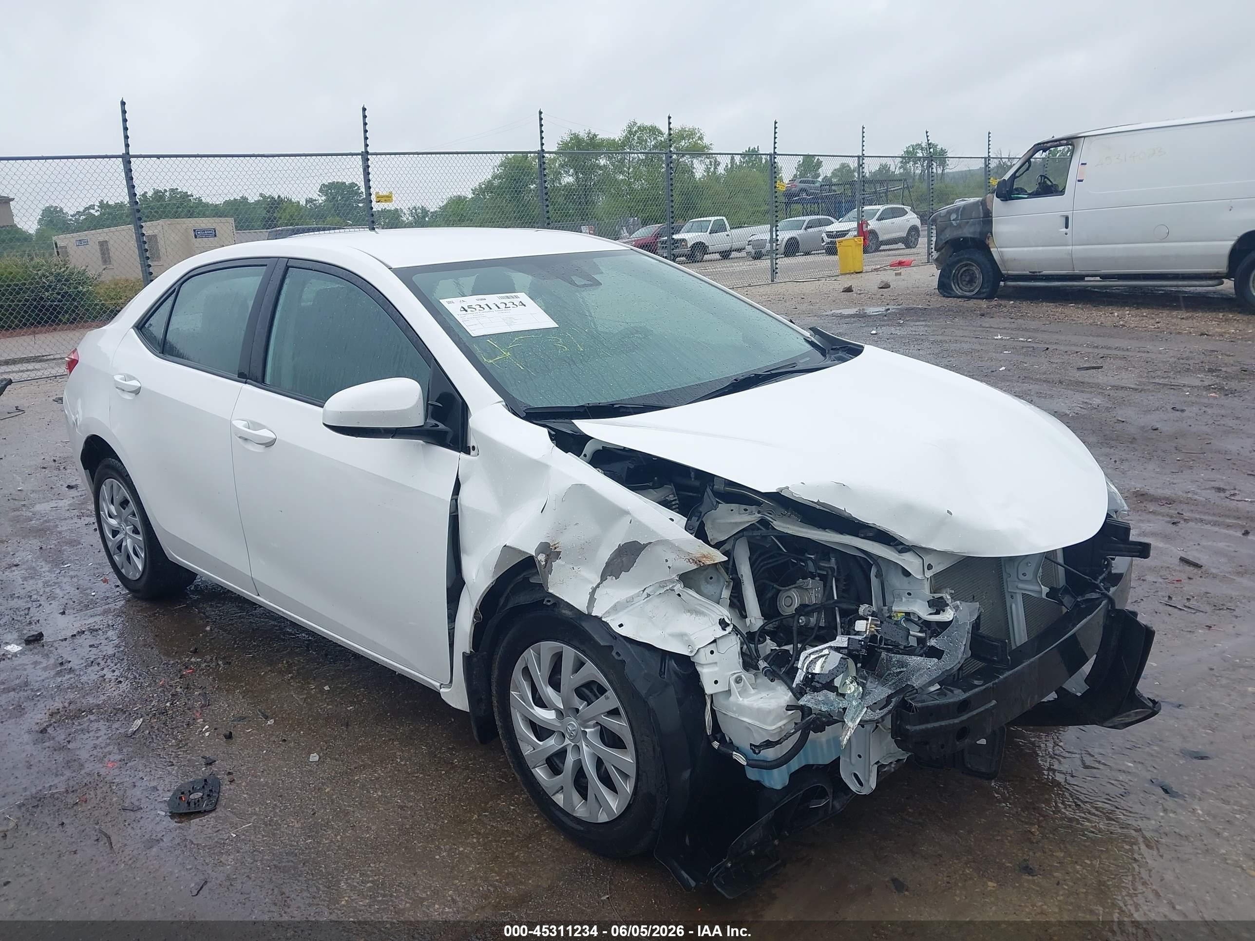 2019 Toyota Corolla SE, VIN 2T1BURHE9KC210445 — Перед