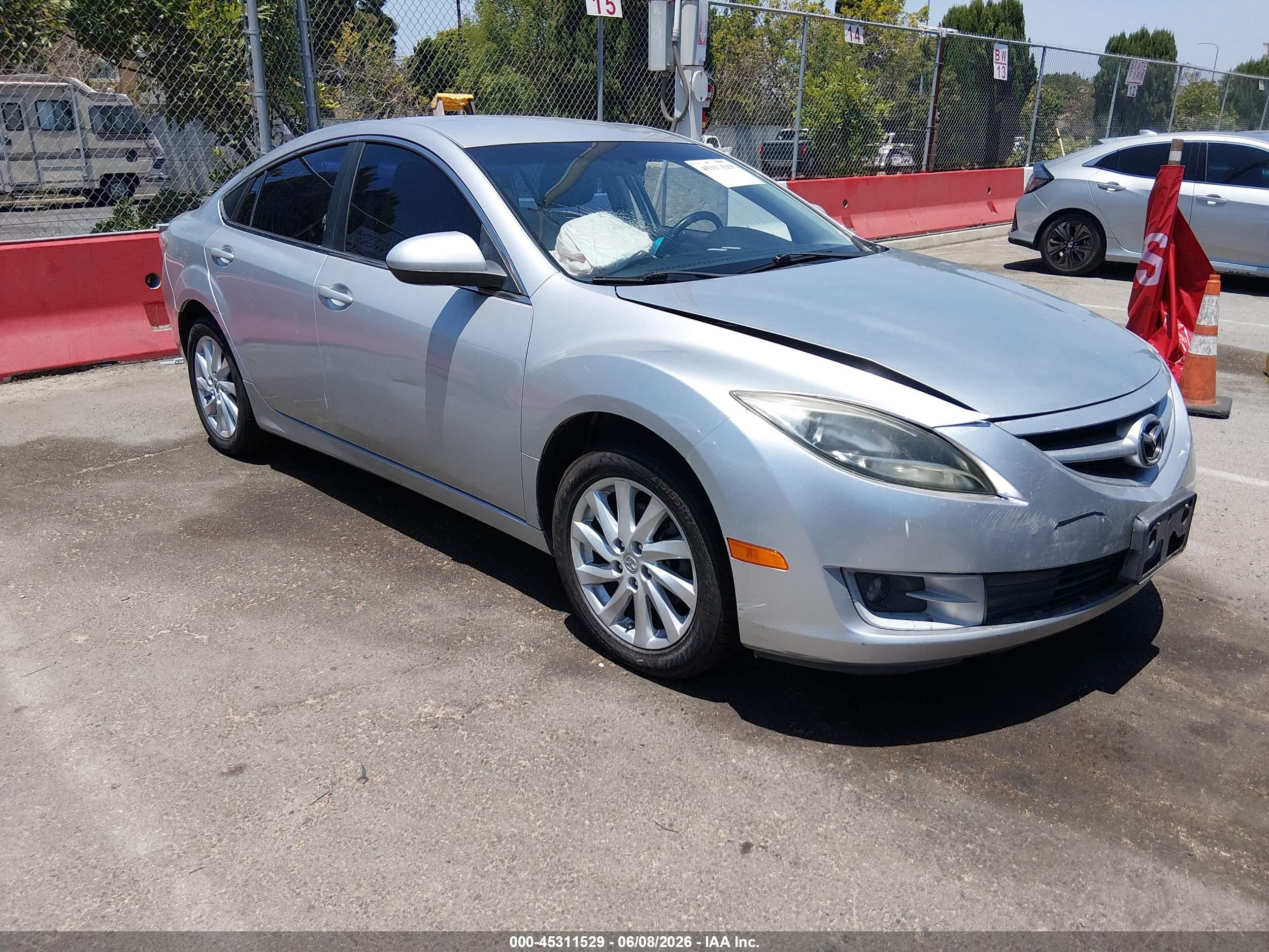2012 Mazda 6 i Touring, VIN 1YVHZ8DH8C5M27256 — Front end