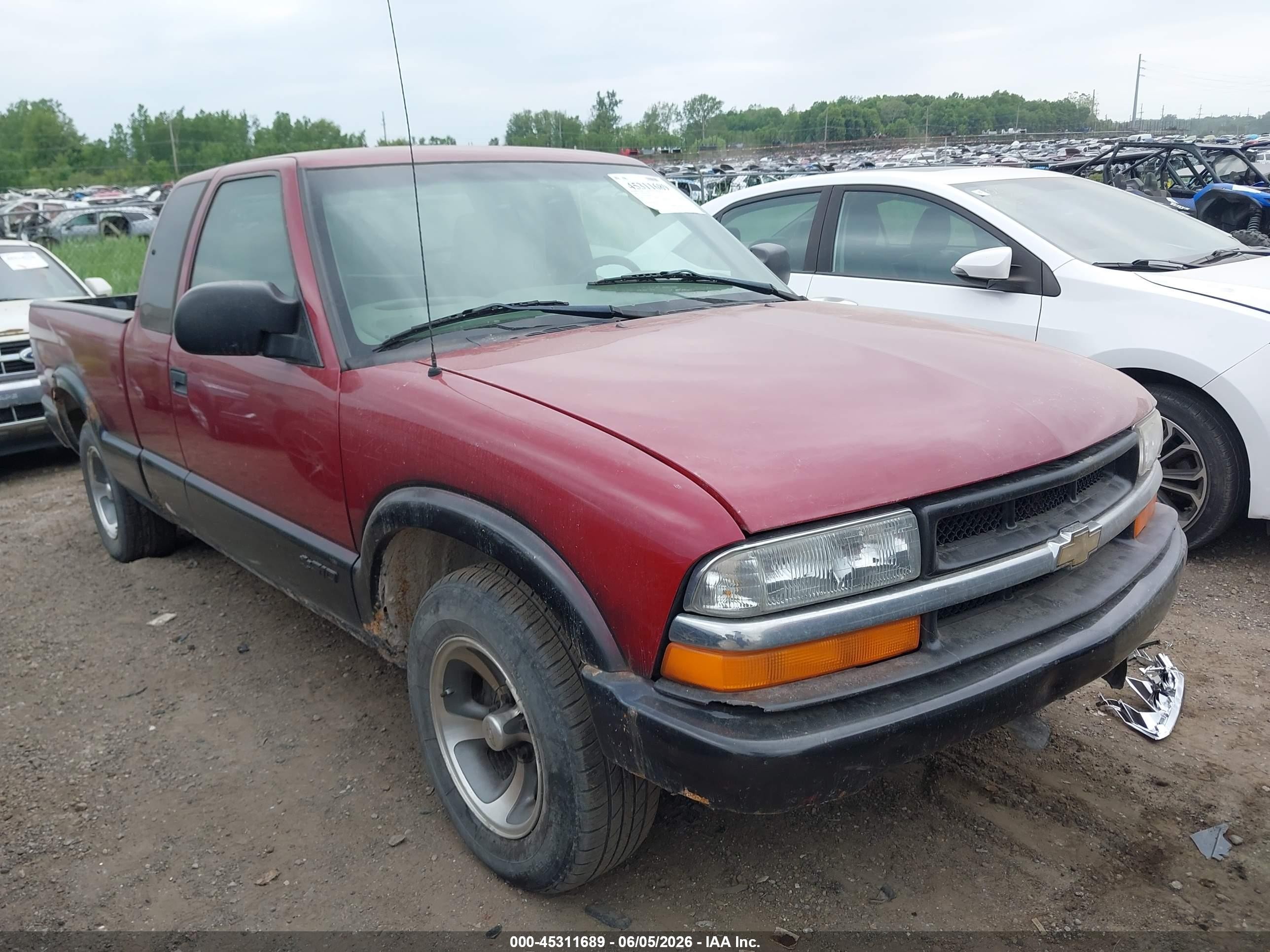 2002 Chevrolet S-10, VIN 1GCCS19W428203398 — Normal wear