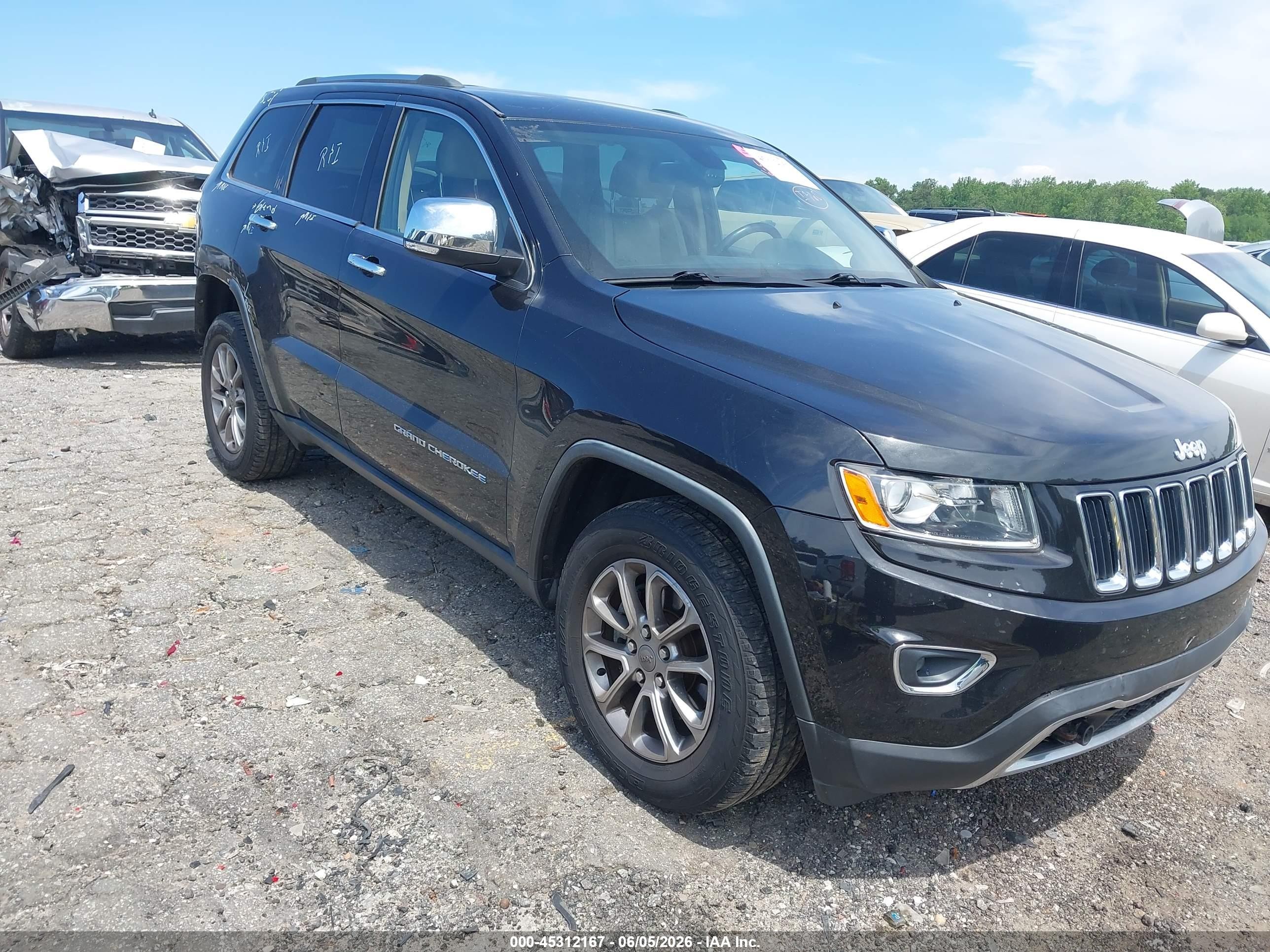 2014 Jeep Grand Cherokee Limited, VIN 1C4RJFBG2EC556799 — Rear end