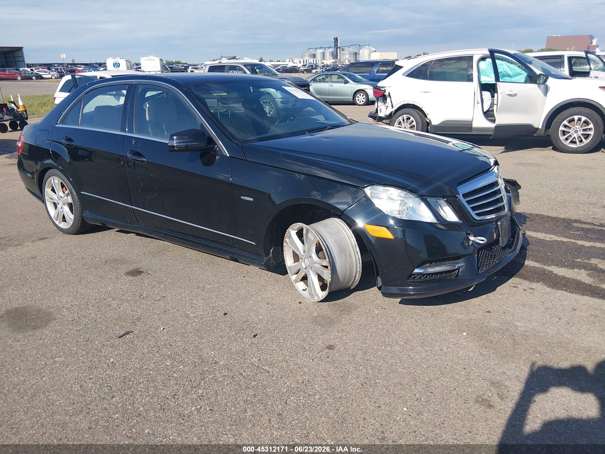 2012 Mercedes-Benz E 350 Sport, VIN WDDHF8JB0CA579639 — Front end