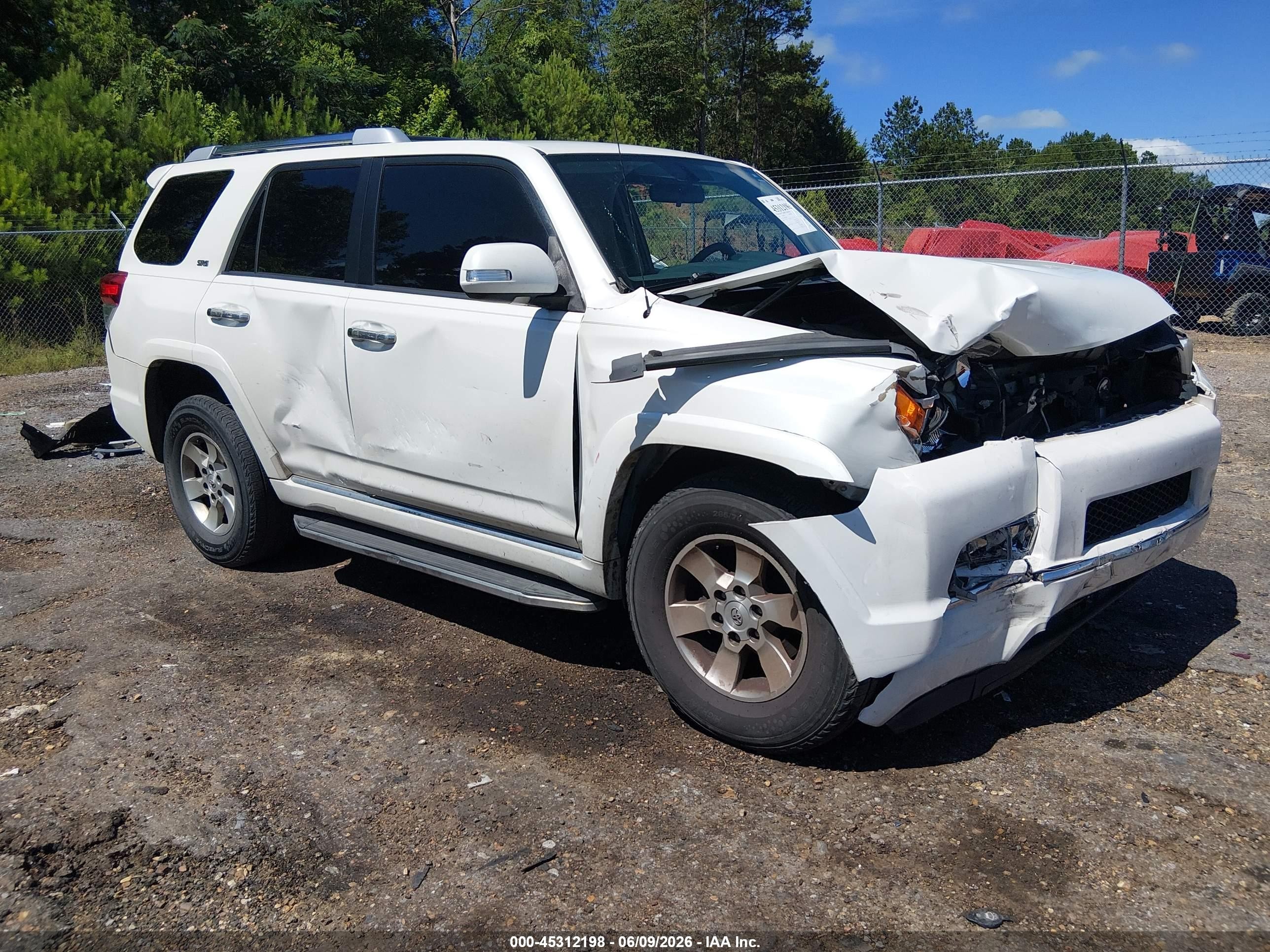 2012 Toyota 4Runner SR5, VIN JTEZU5JR5C5038879 — Front end