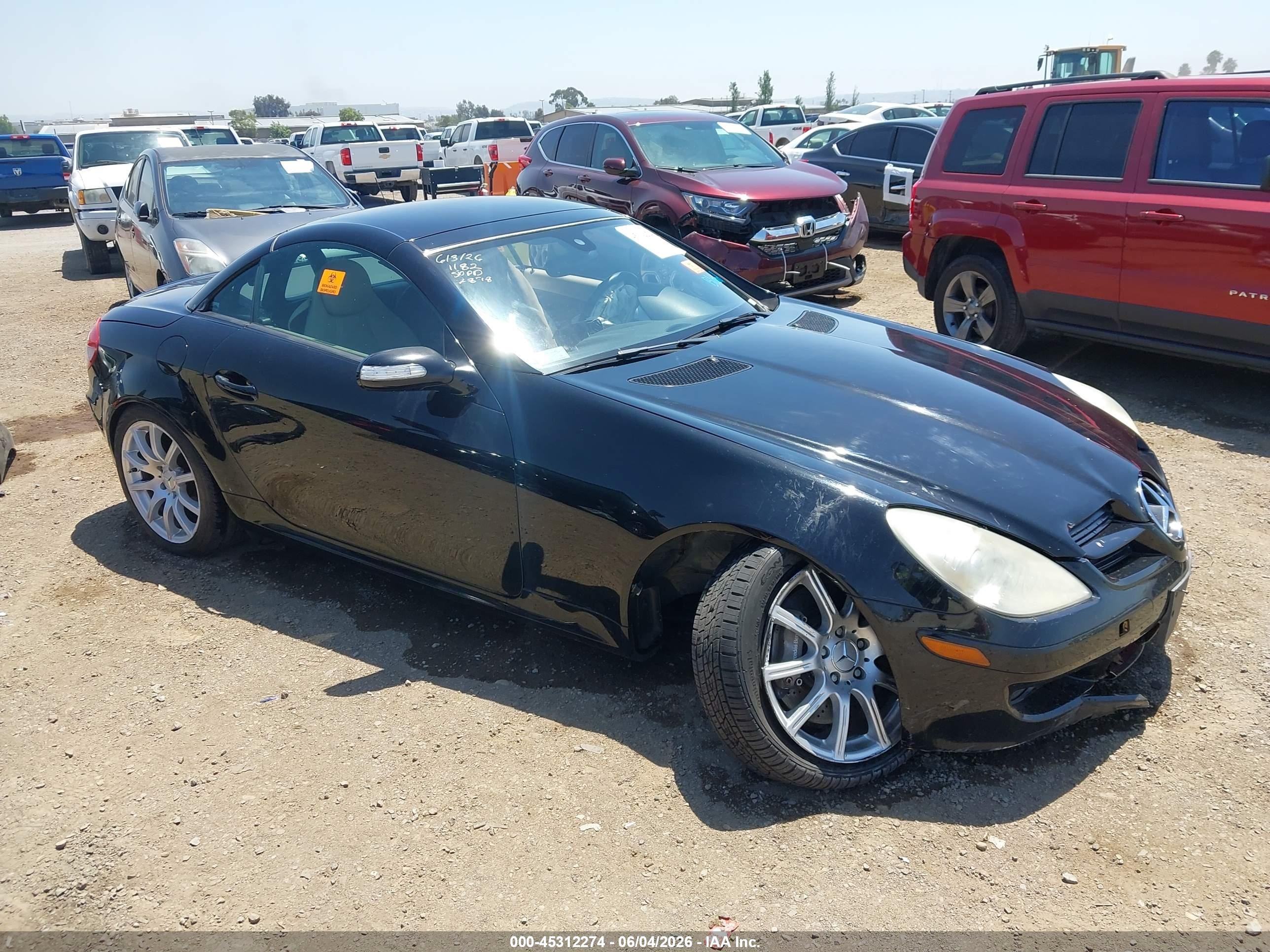 2006 Mercedes-Benz SLK 350, VIN WDBWK56F96F117898 — Перед