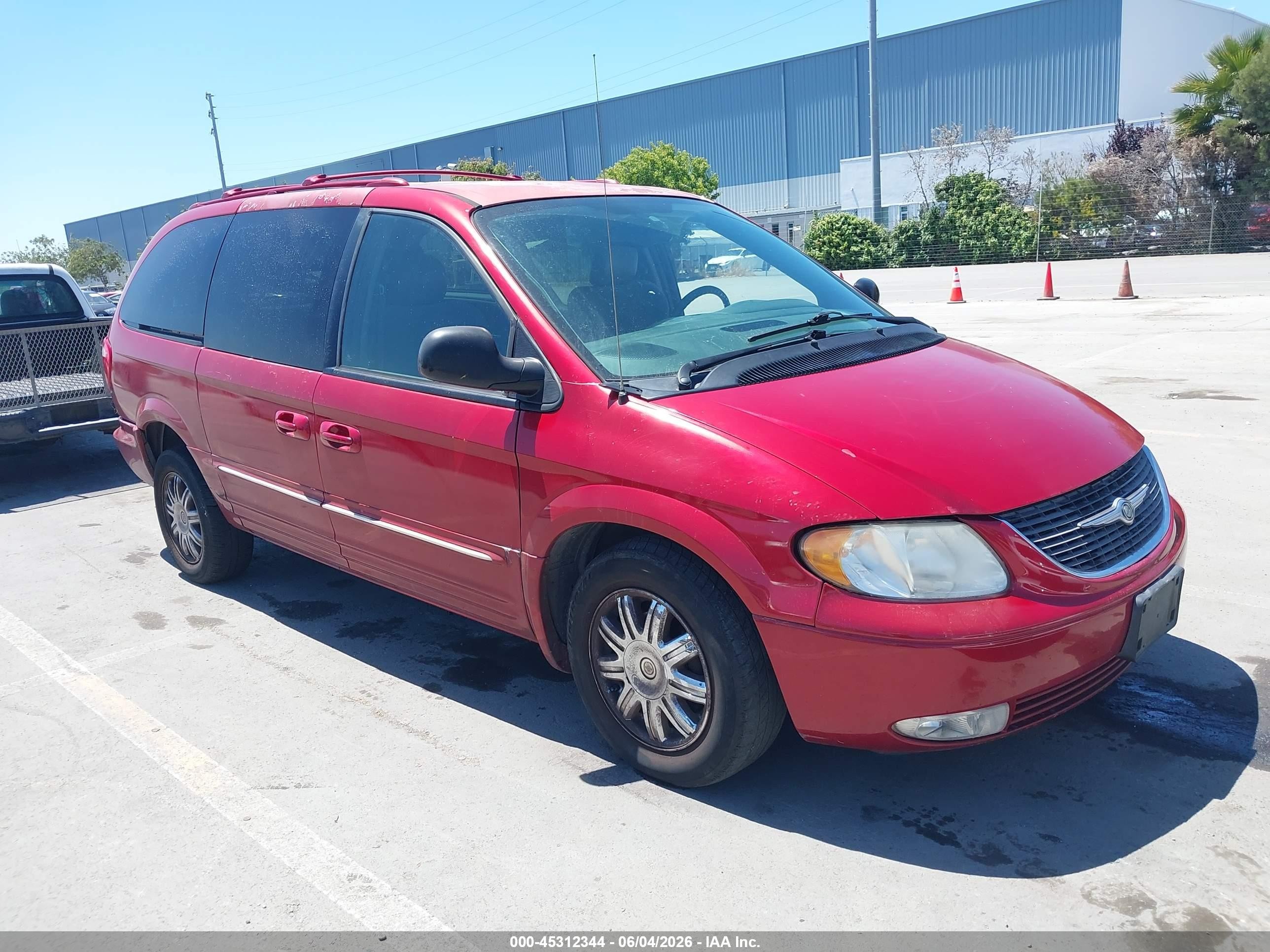 2004 Chrysler Town & Country Limited, VIN 2C8GP64L94R562278 — Normal wear