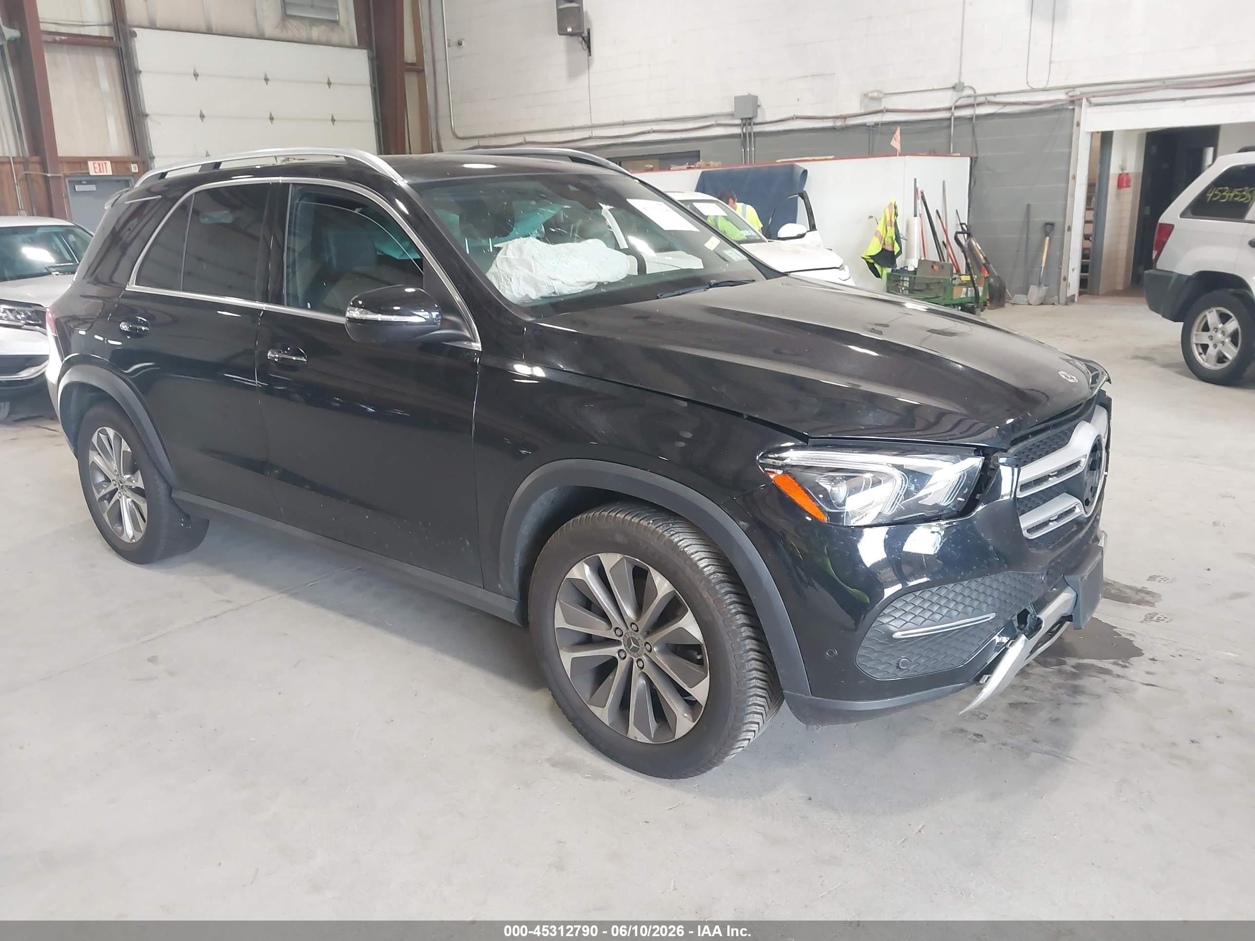 2021 Mercedes-Benz GLE 350, VIN 4JGFB4KB1MA435454 — Перед