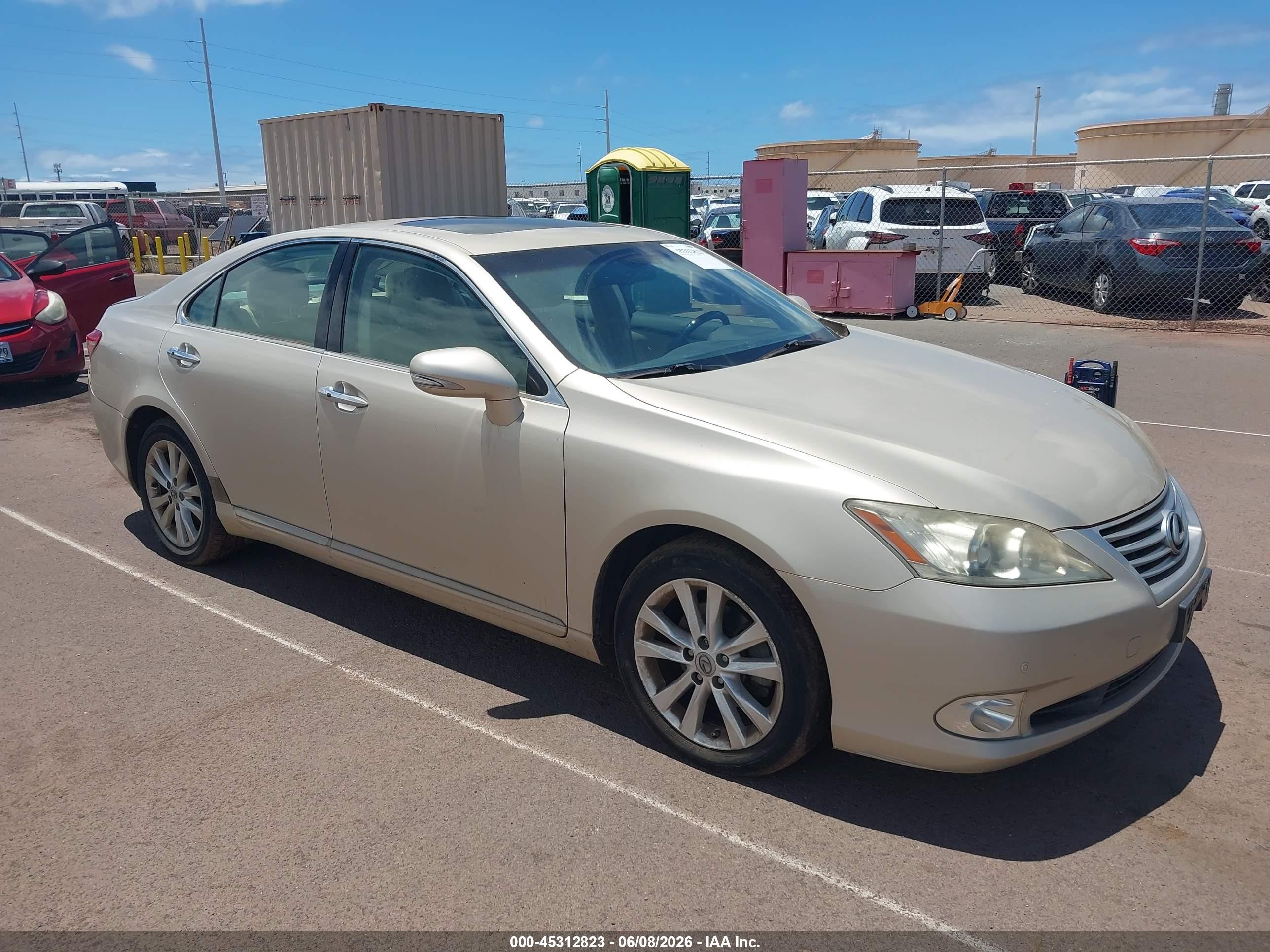 2011 Lexus ES 330, VIN JTHBK1EG9B2421929 — Rear end