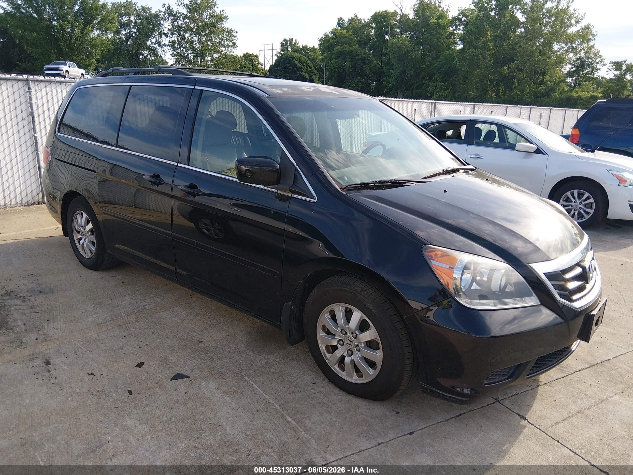 2009 Honda Odyssey EX-L, VIN 5FNRL38789B044909 — Normal wear