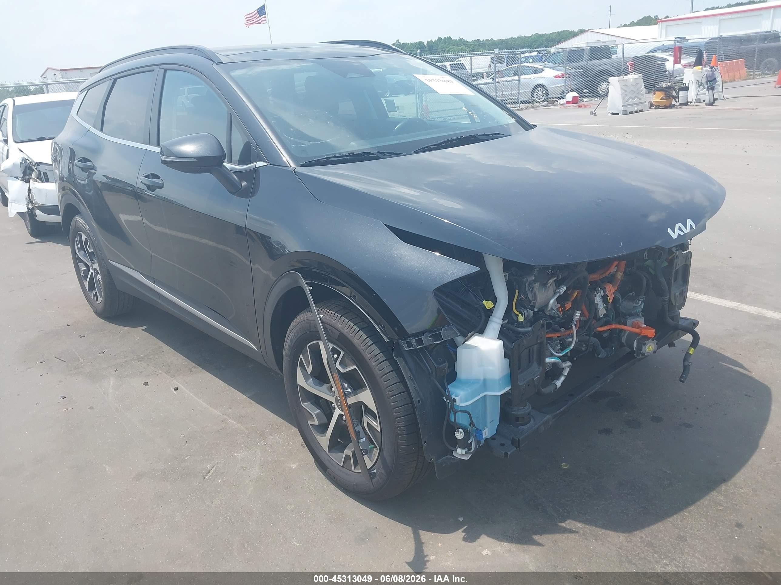 2023 Kia Sportage EX, VIN KNDPVCAG7P7029767 — Front end