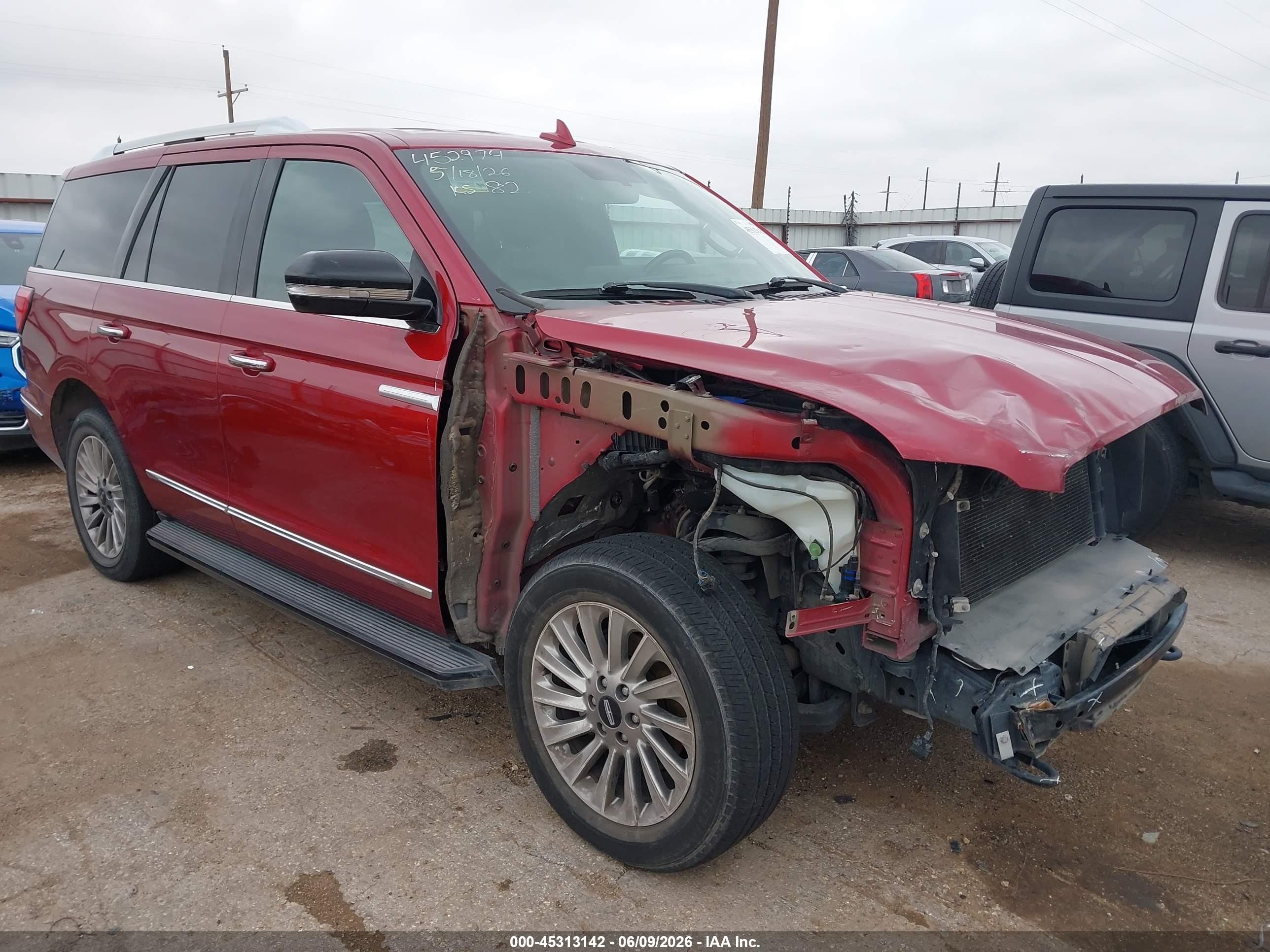2018 Lincoln Navigator Premiere, VIN 5LMJJ2NT5JEL04292 — Front end