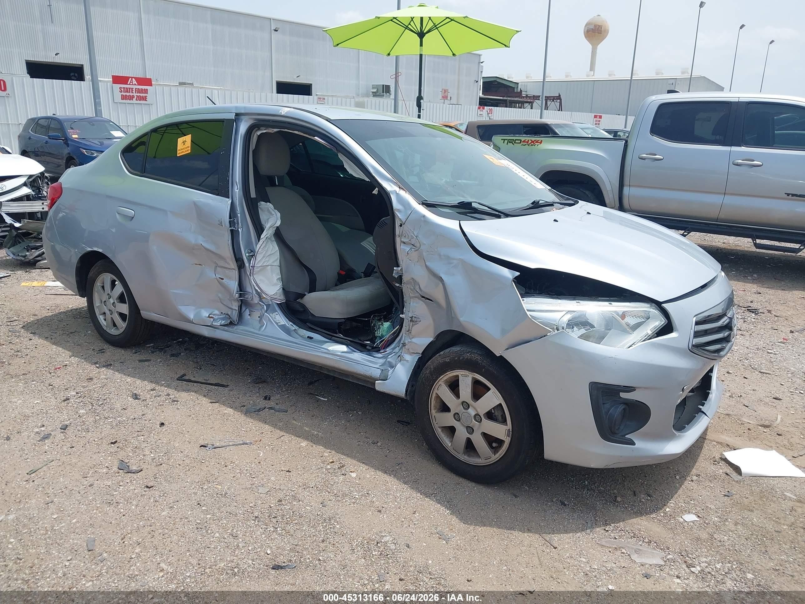 2018 Mitsubishi Mirage ES, VIN ML32F3FJ9JHF08260 — Side