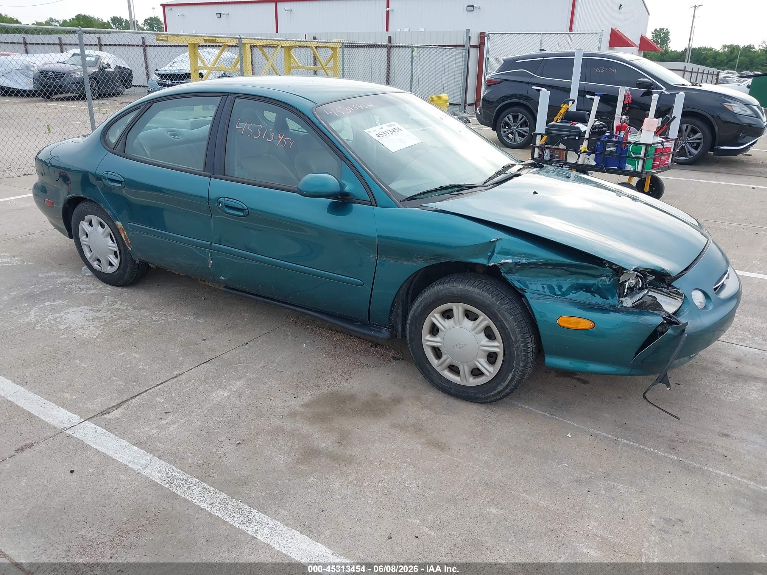 1998 Ford Taurus LX, VIN 1FAFP52U7WG146971 — Бок