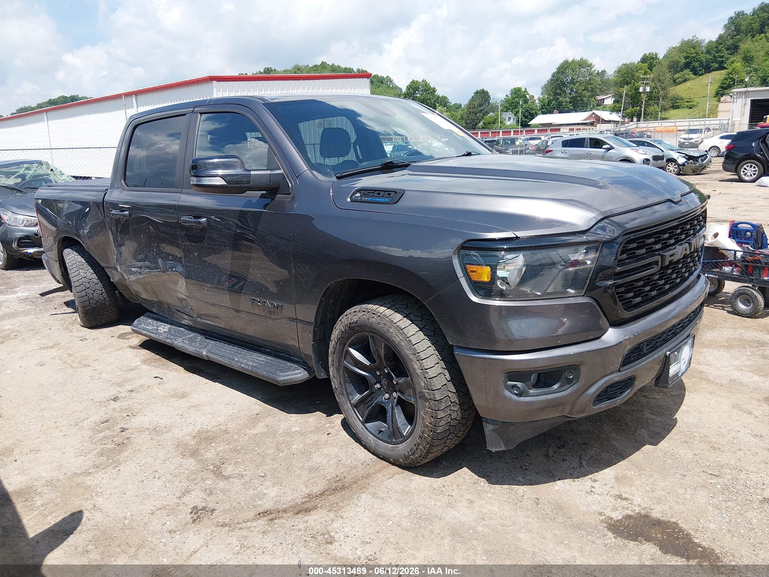 2022 Ram 1500 Big Horn, VIN 1C6SRFFT5NN232758 — Side