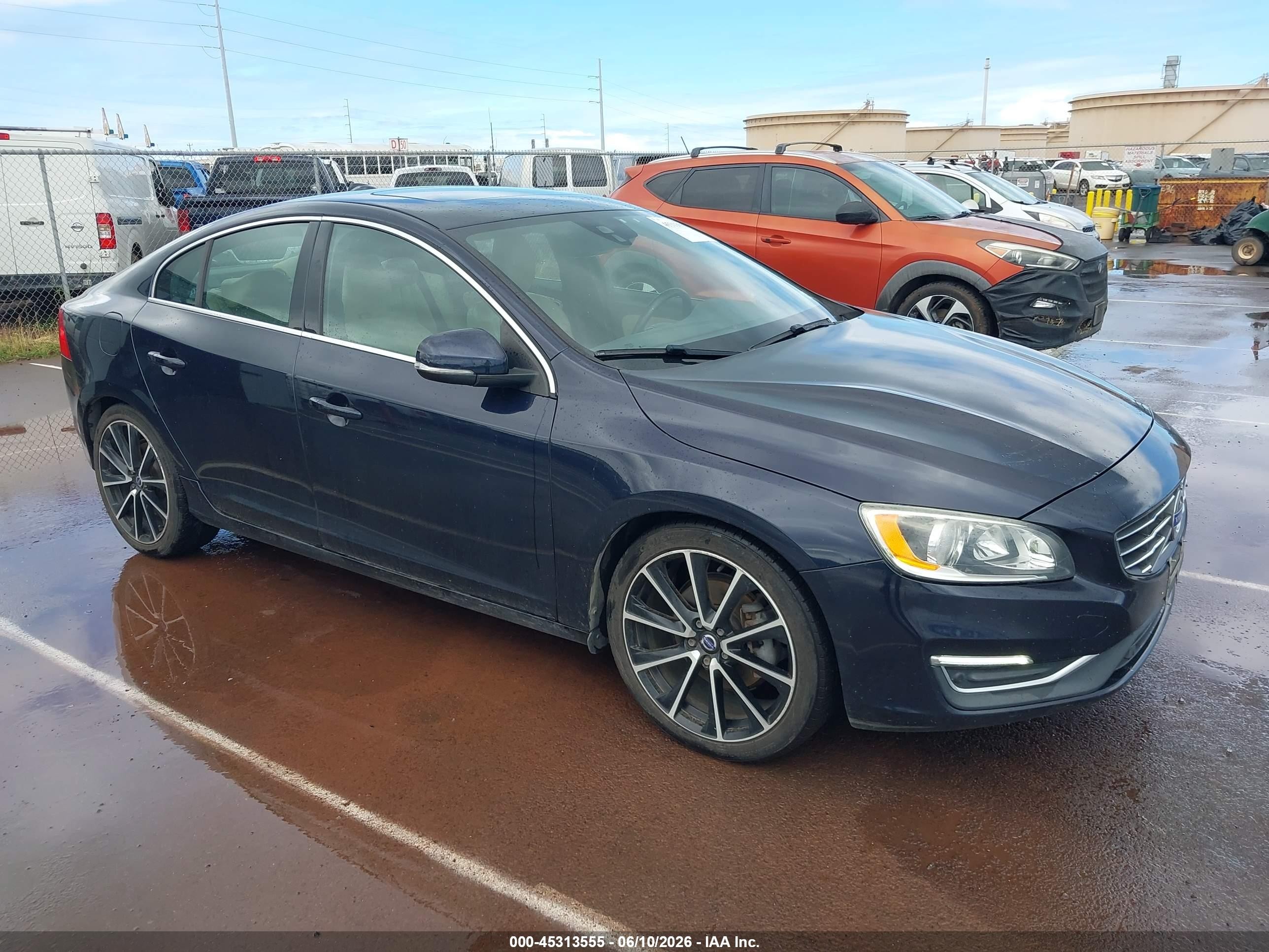 2016 Volvo S60 T5 Drive-E Premier, VIN YV126MFK8G2392824 — Normal wear