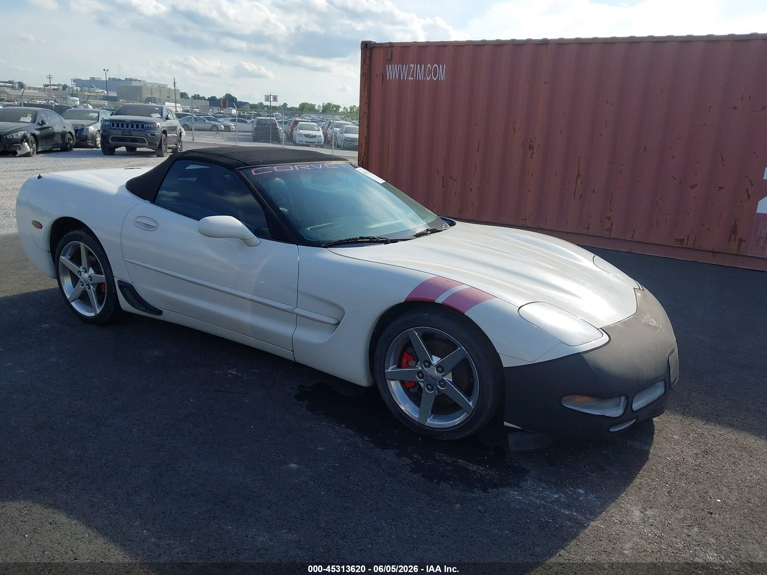 2001 Chevrolet Corvette, VIN 1G1YY32G015128002 — Front end