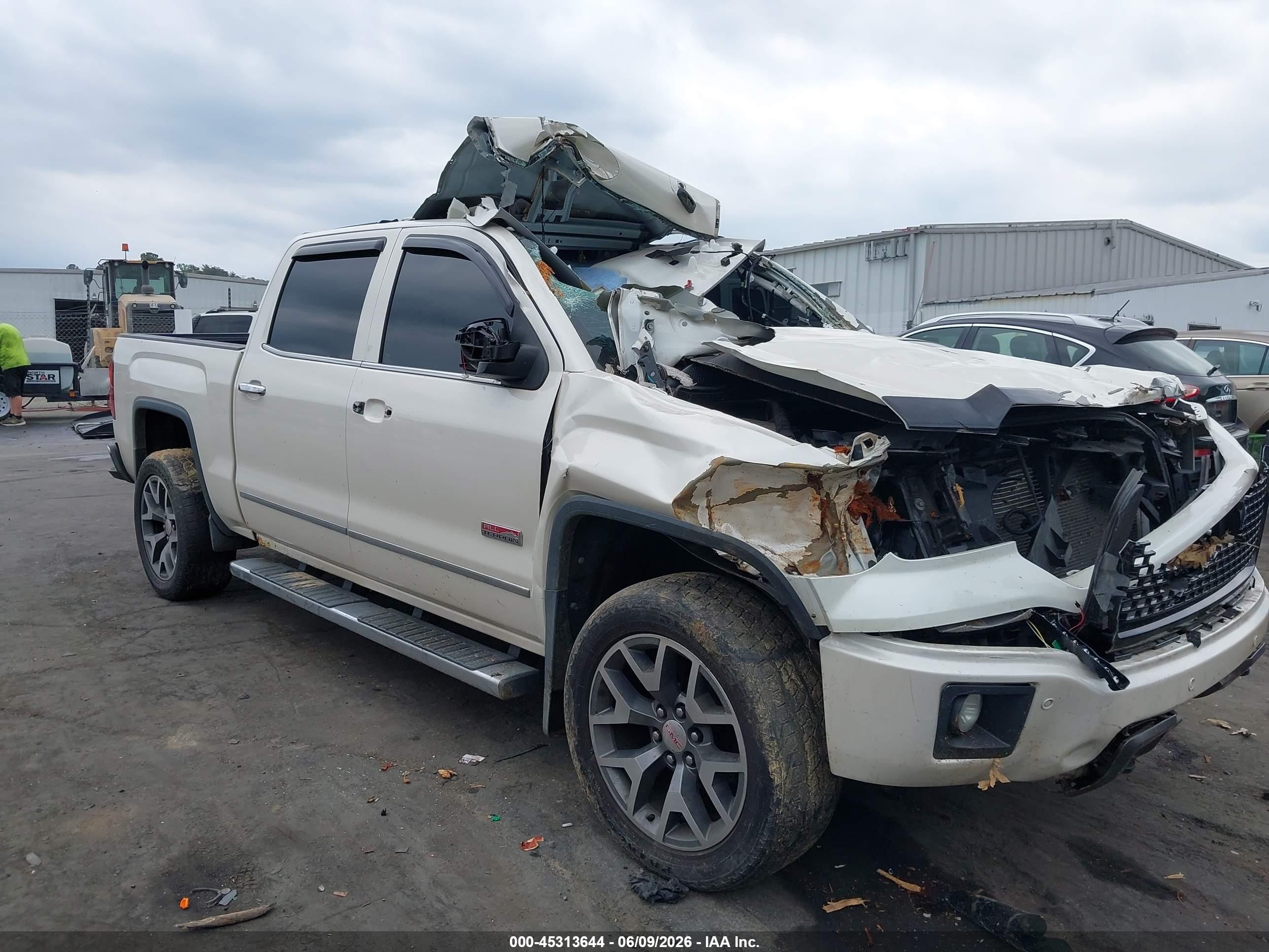 2014 GMC Sierra 1500 SLT, VIN 3GTU2VEC4EG315401 — Front end