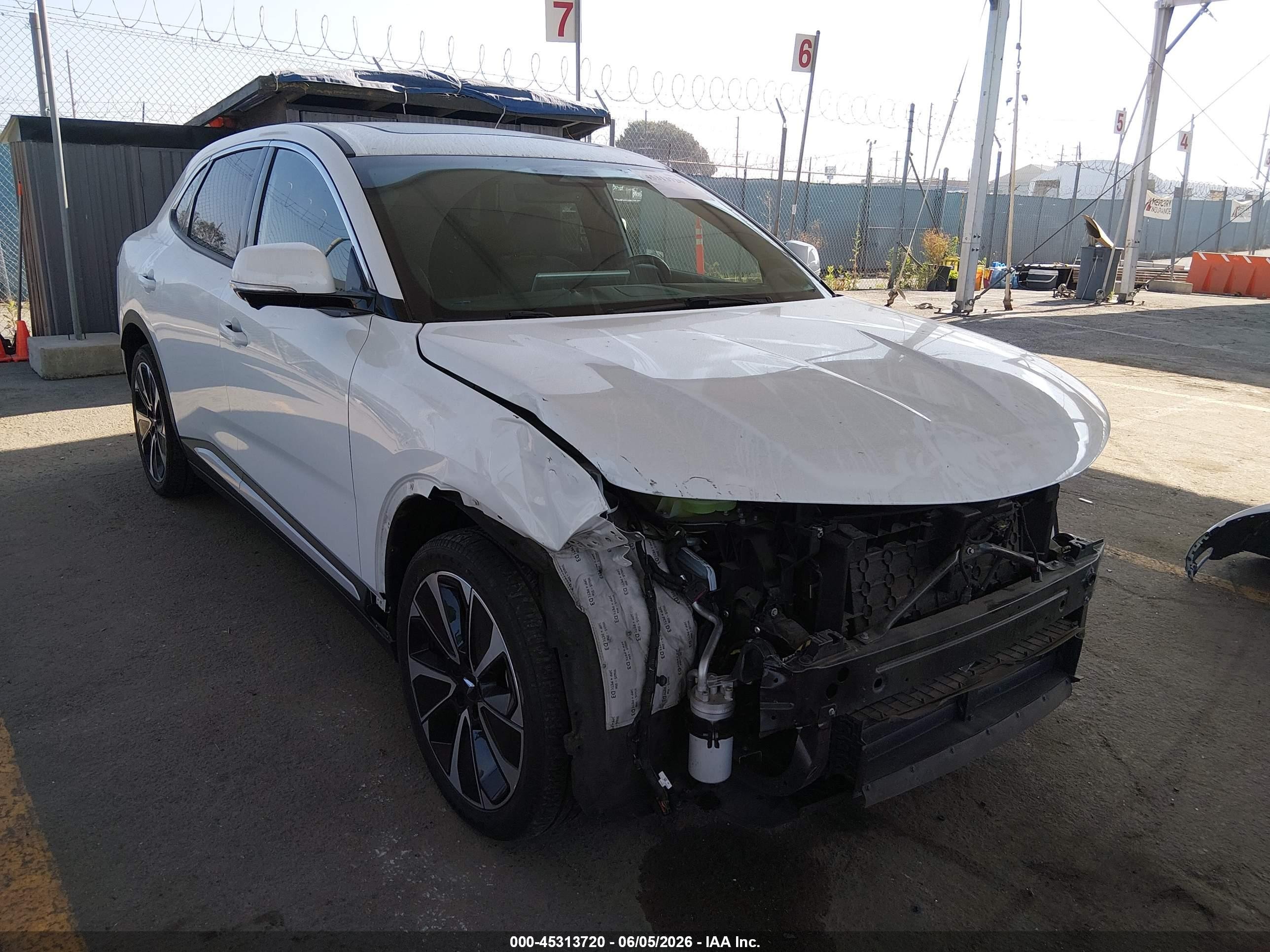2024 VinFast VF 8 Plus, VIN RLLV1AFA5RH008169 — Front end