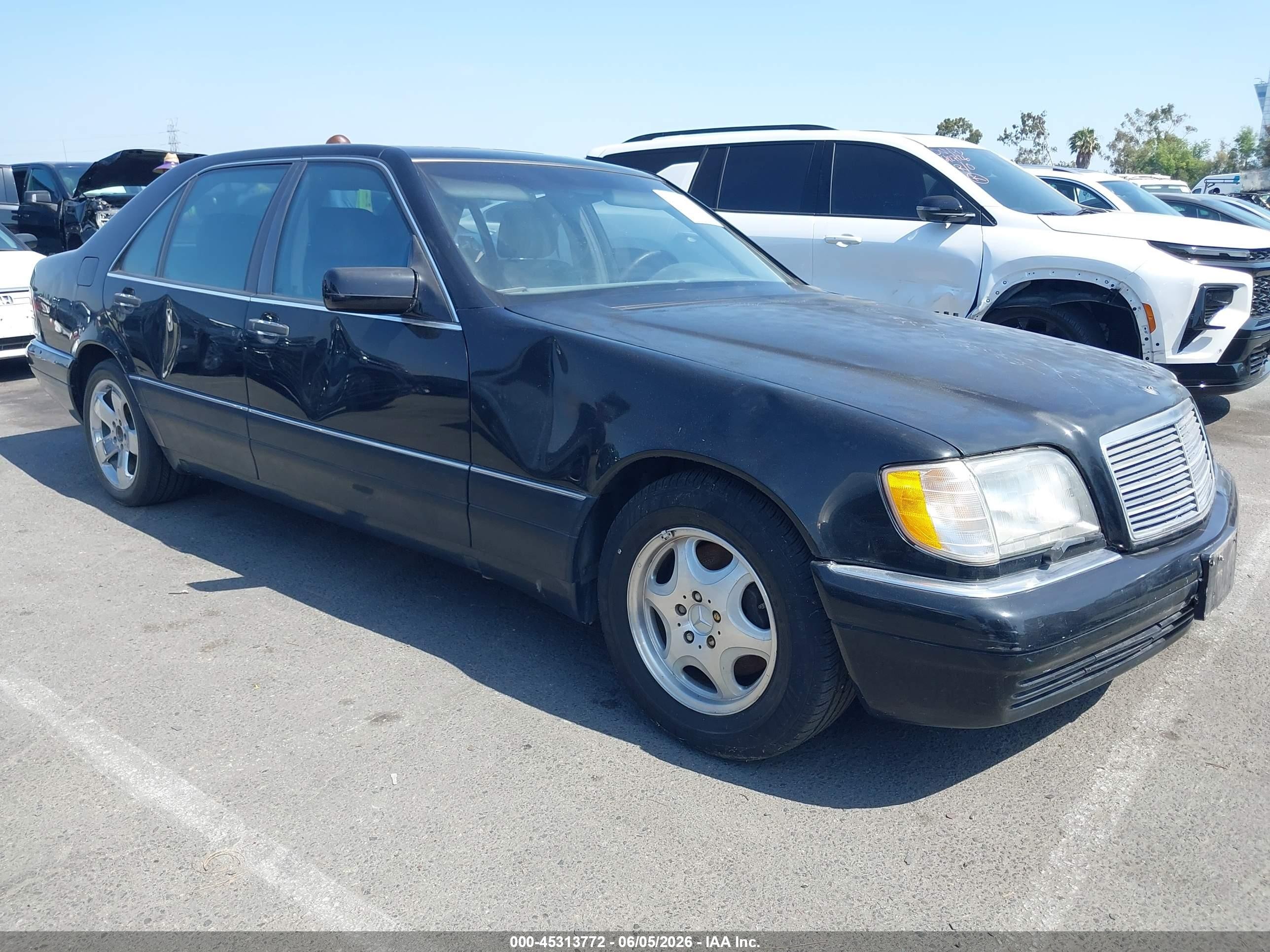 1997 Mercedes-Benz S 320/430/500, VIN WDBGA43G0VA371588 — Normal wear