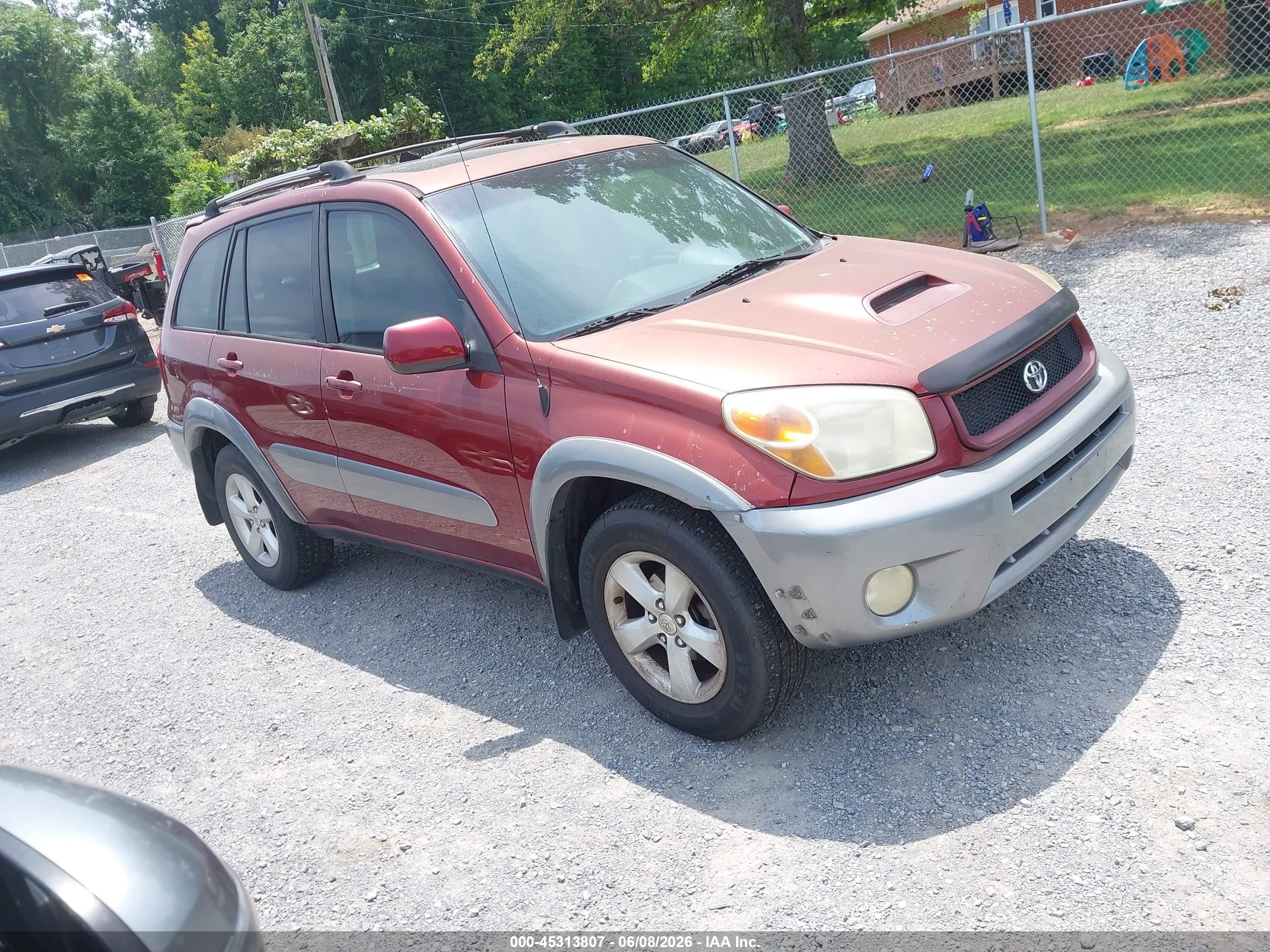 2005 Toyota RAV4, VIN JTEHD20V850070749 — Normal wear