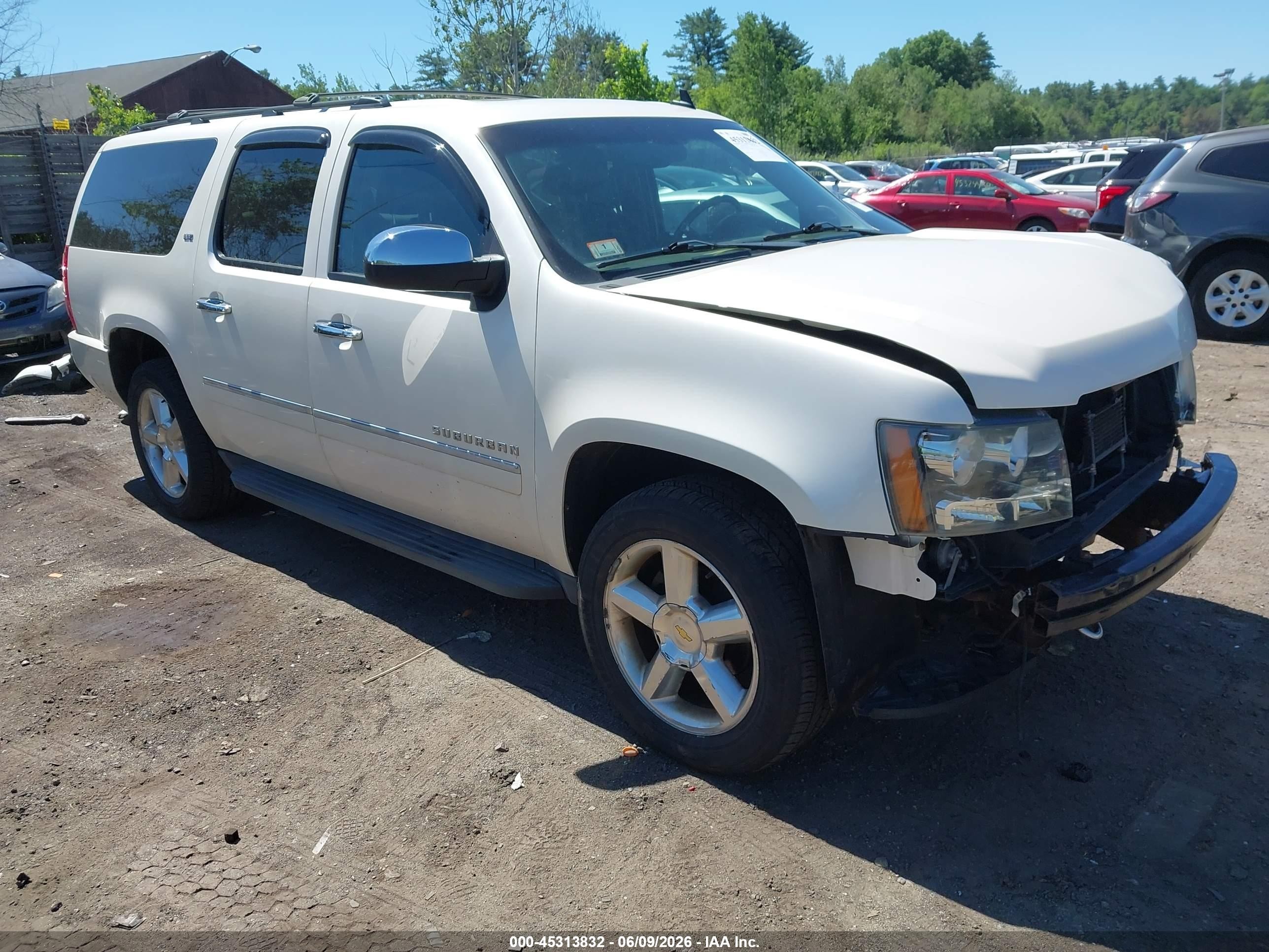 2012 Chevrolet Suburban LTZ, VIN 1GNSKKE71CR322366 — Front end