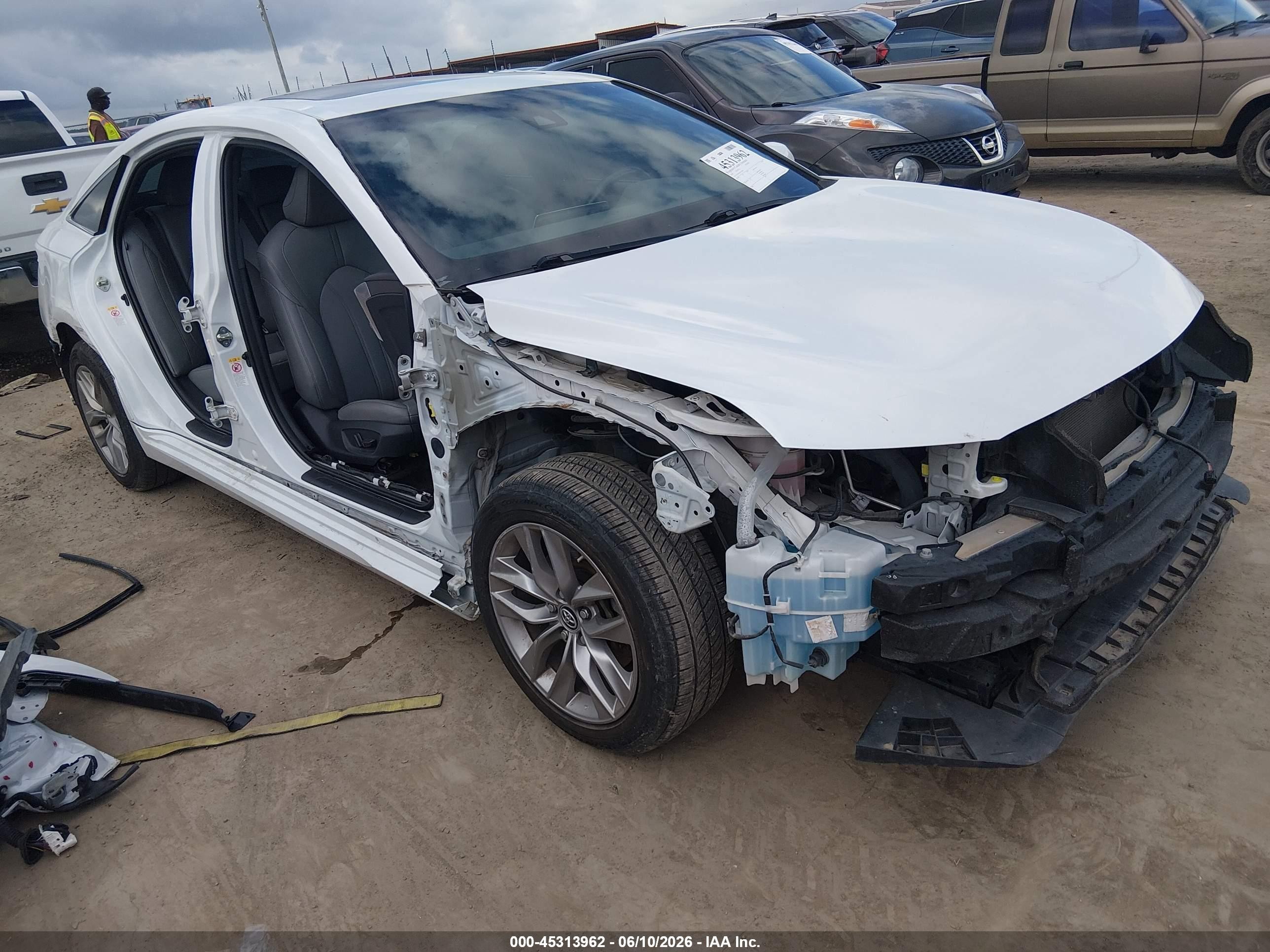 2019 Toyota Avalon Touring, VIN 4T1BZ1FB2KU013806 — Side