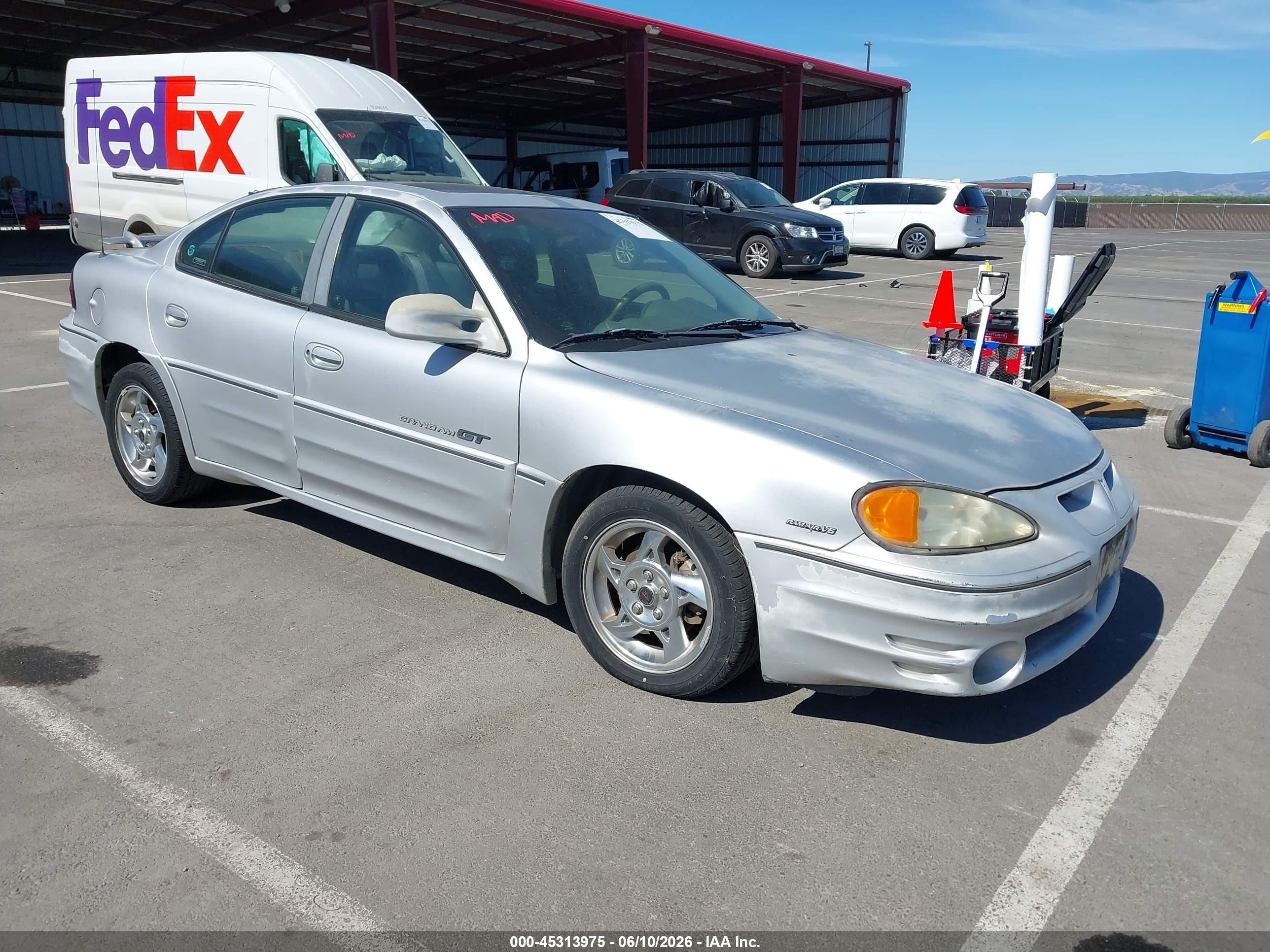 2002 Pontiac Grand Am GT, VIN 1G2NW52E22M568843 — Normal wear