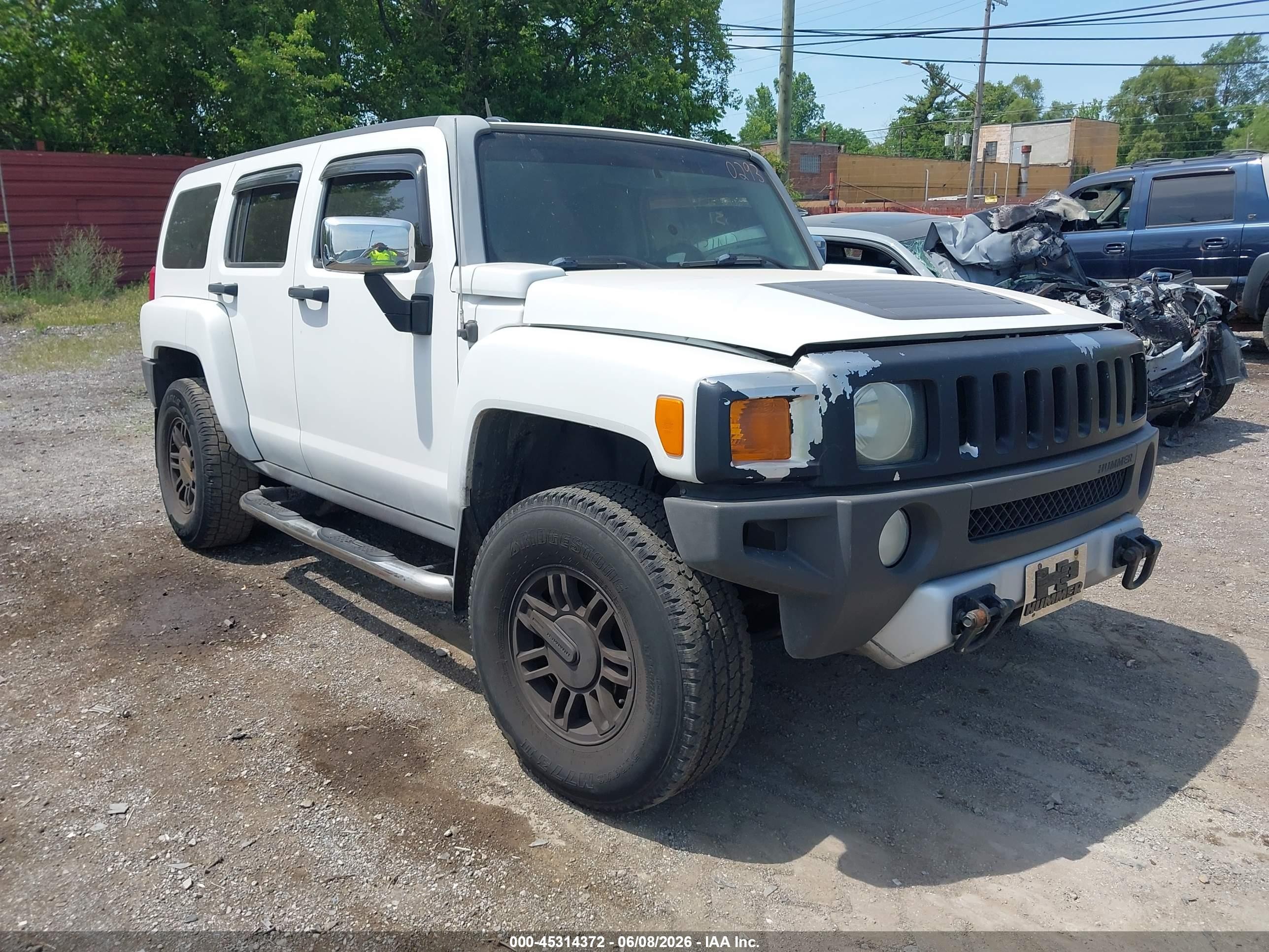 2008 Hummer H3 Luxury, VIN 5GTEN13E588110293 — Rear end