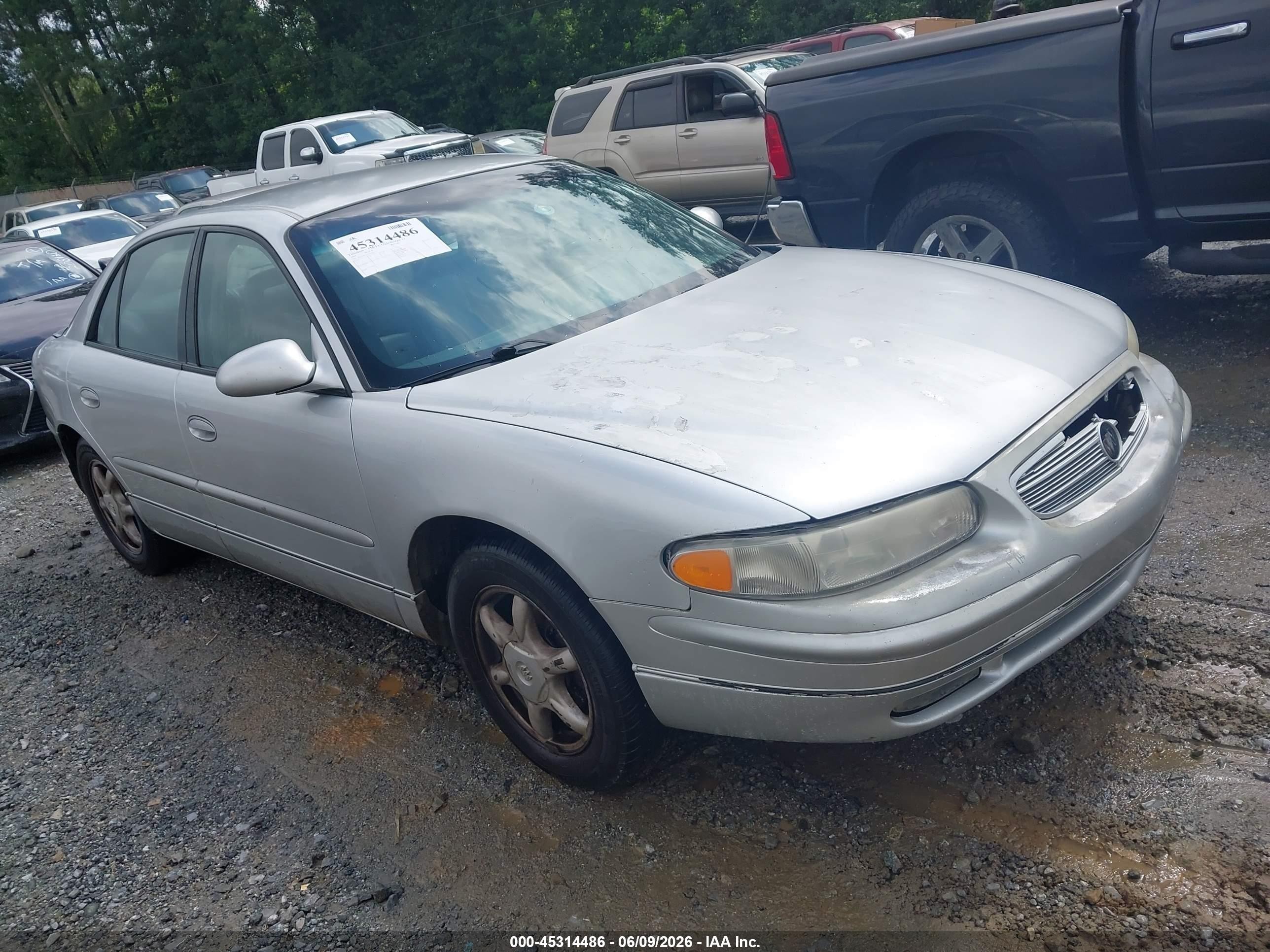 2004 Buick Regal LS, VIN 2G4WB52KX41335210 — Front end