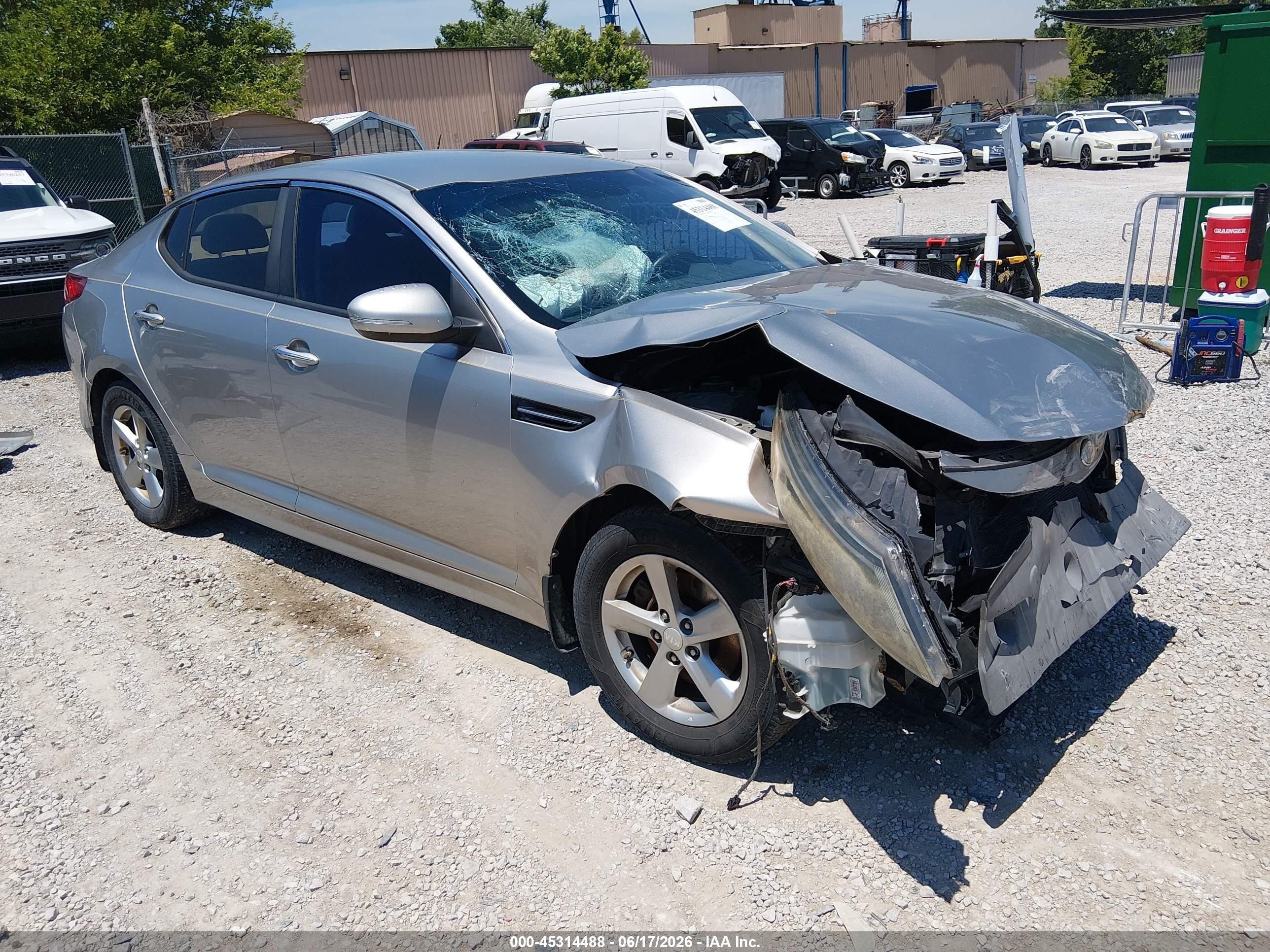 2015 Kia Optima LX, VIN 5XXGM4A74FG384281 — Front end