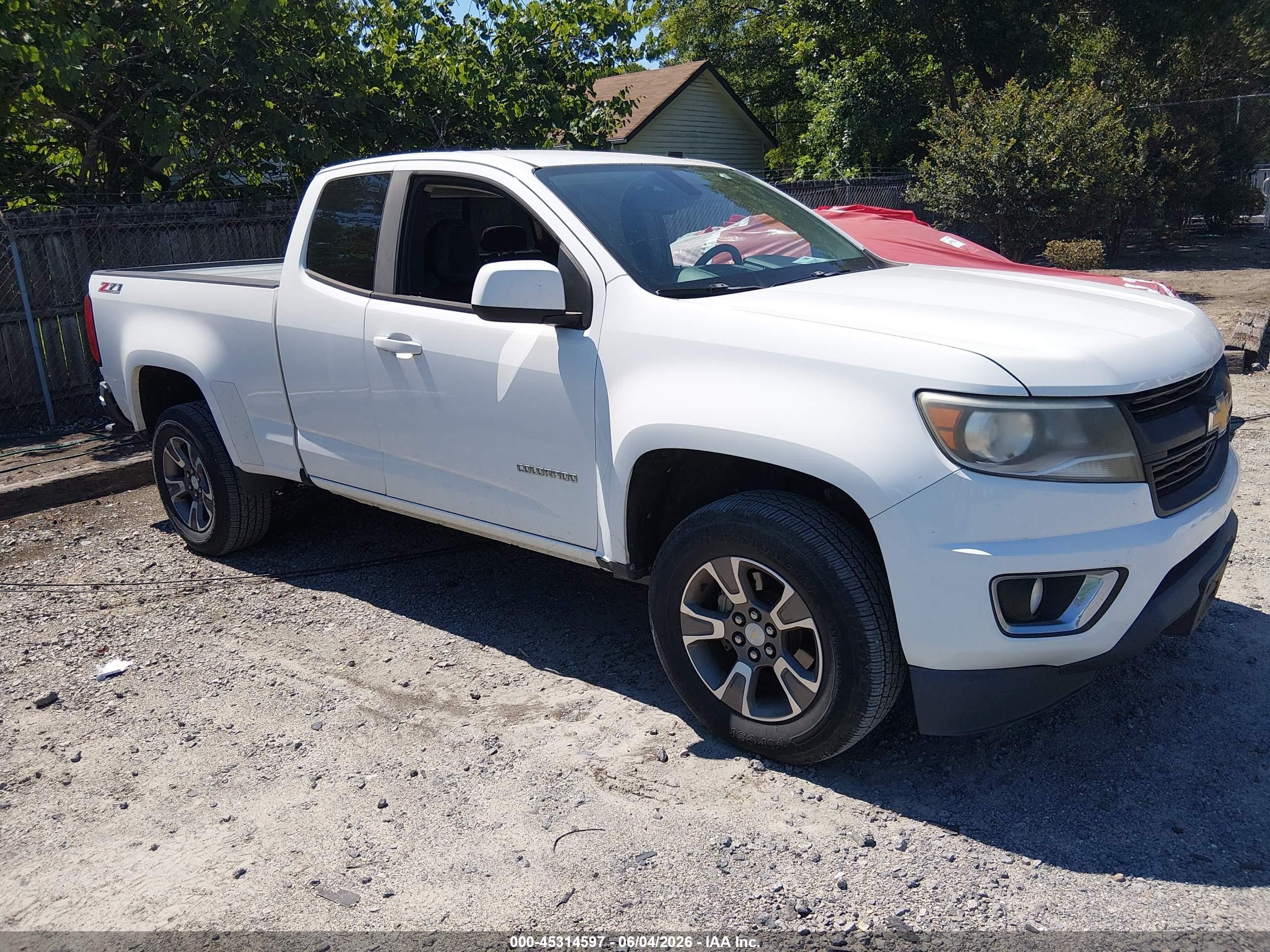 2016 Chevrolet Colorado 4WD Z71, VIN 1GCHTDEA9G1236279 — Normal wear