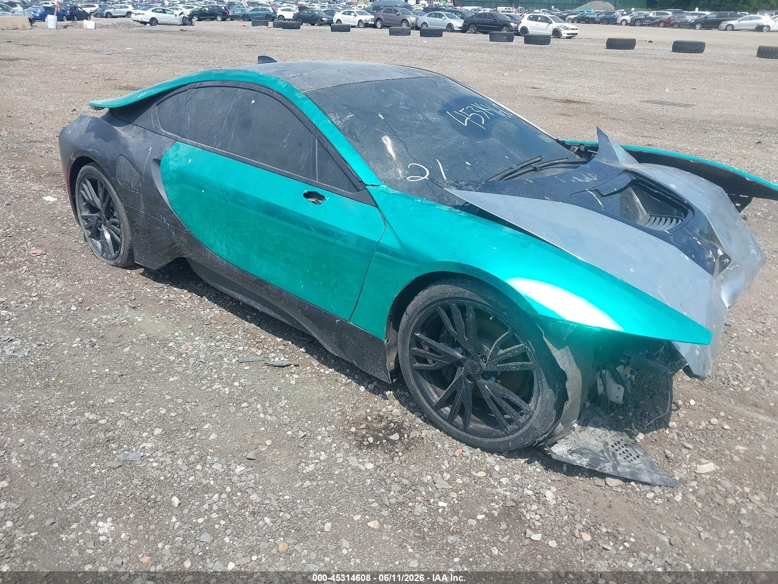 2014 BMW i8, VIN WBY2Z2C53EVX64760 — Перед
