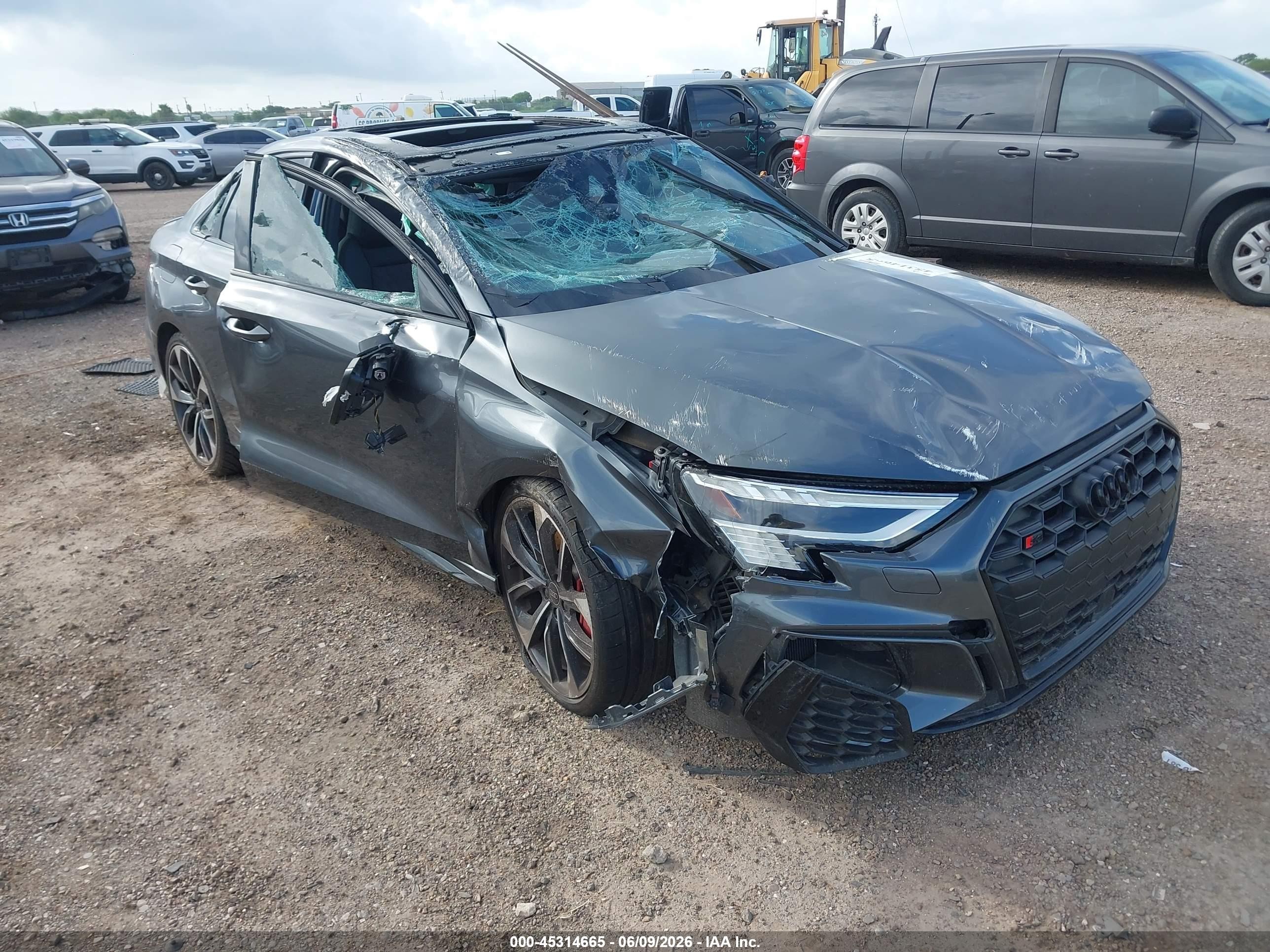 2024 Audi S3 Prestige, VIN WAUJ3DGY4RA065940 — Опрокидывание