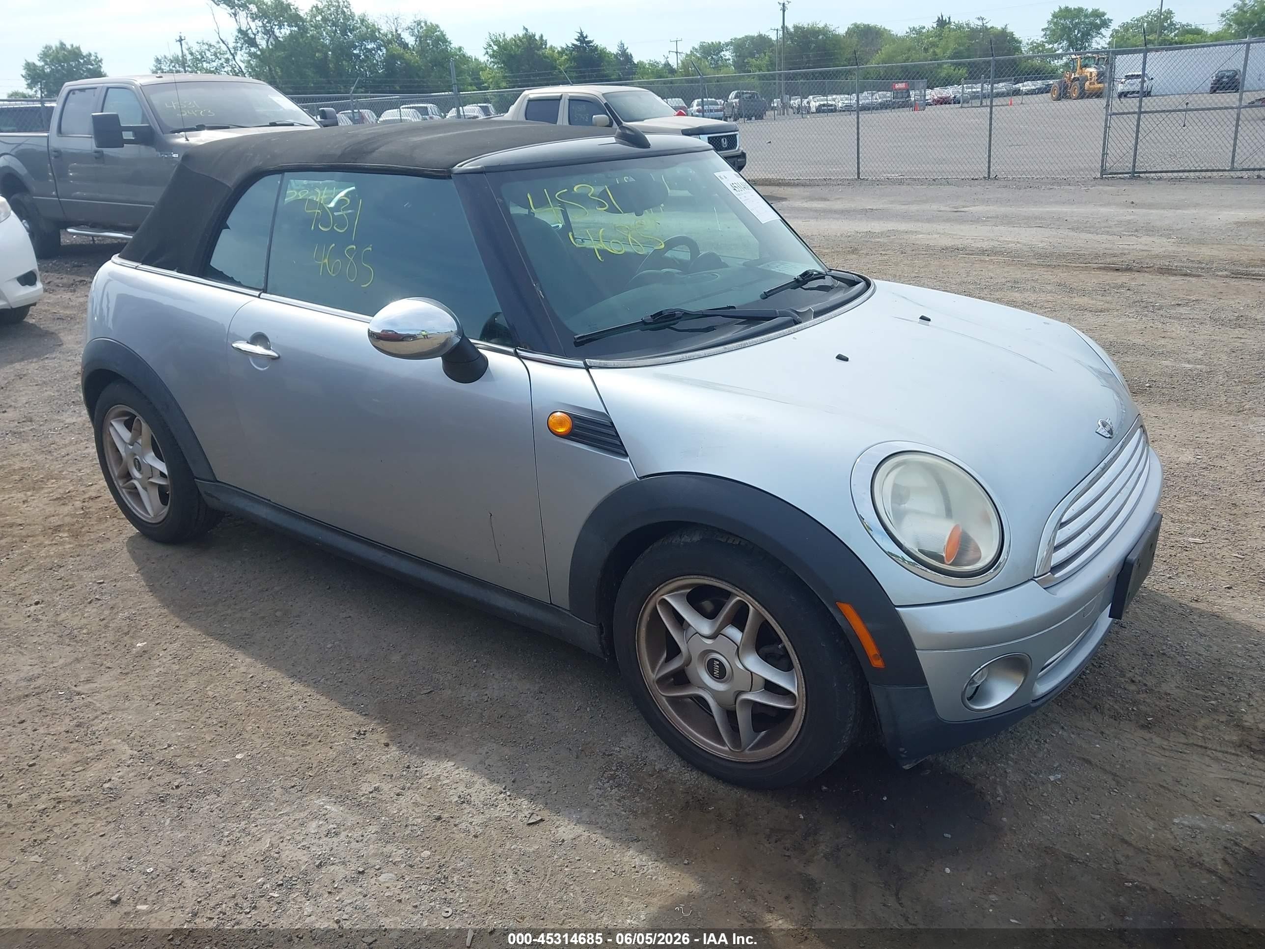 2009 MINI Convertible, VIN WMWMR33599TU95713 — Normal wear
