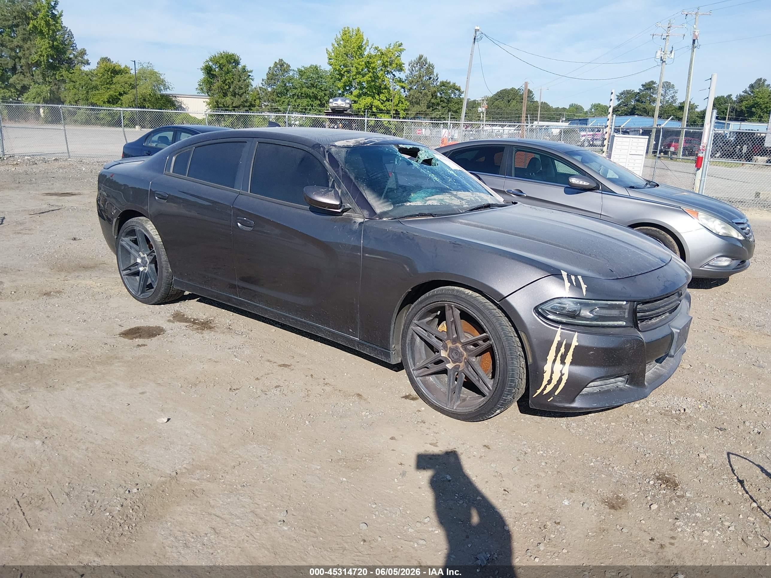 2015 Dodge Charger RT, VIN 2C3CDXCT6FH741729 — Front end