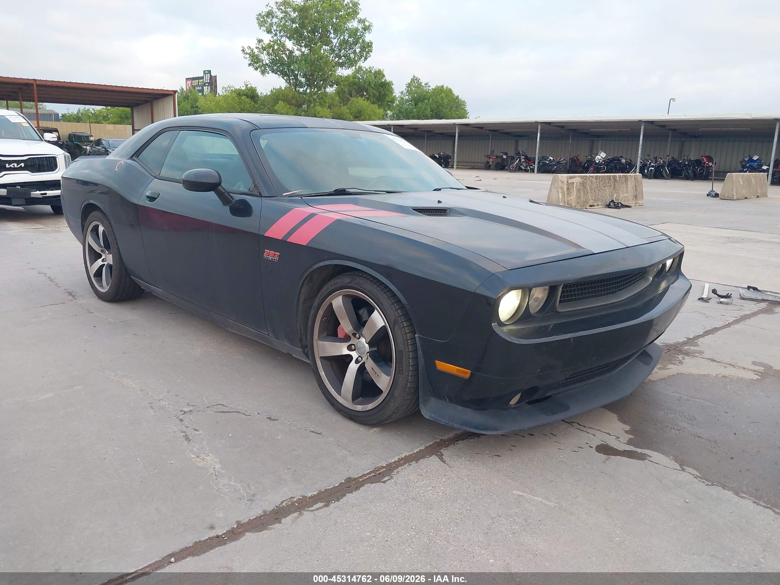 2011 Dodge Challenger SRT-8, VIN 2B3CJ7DJ9BH548200 — Side