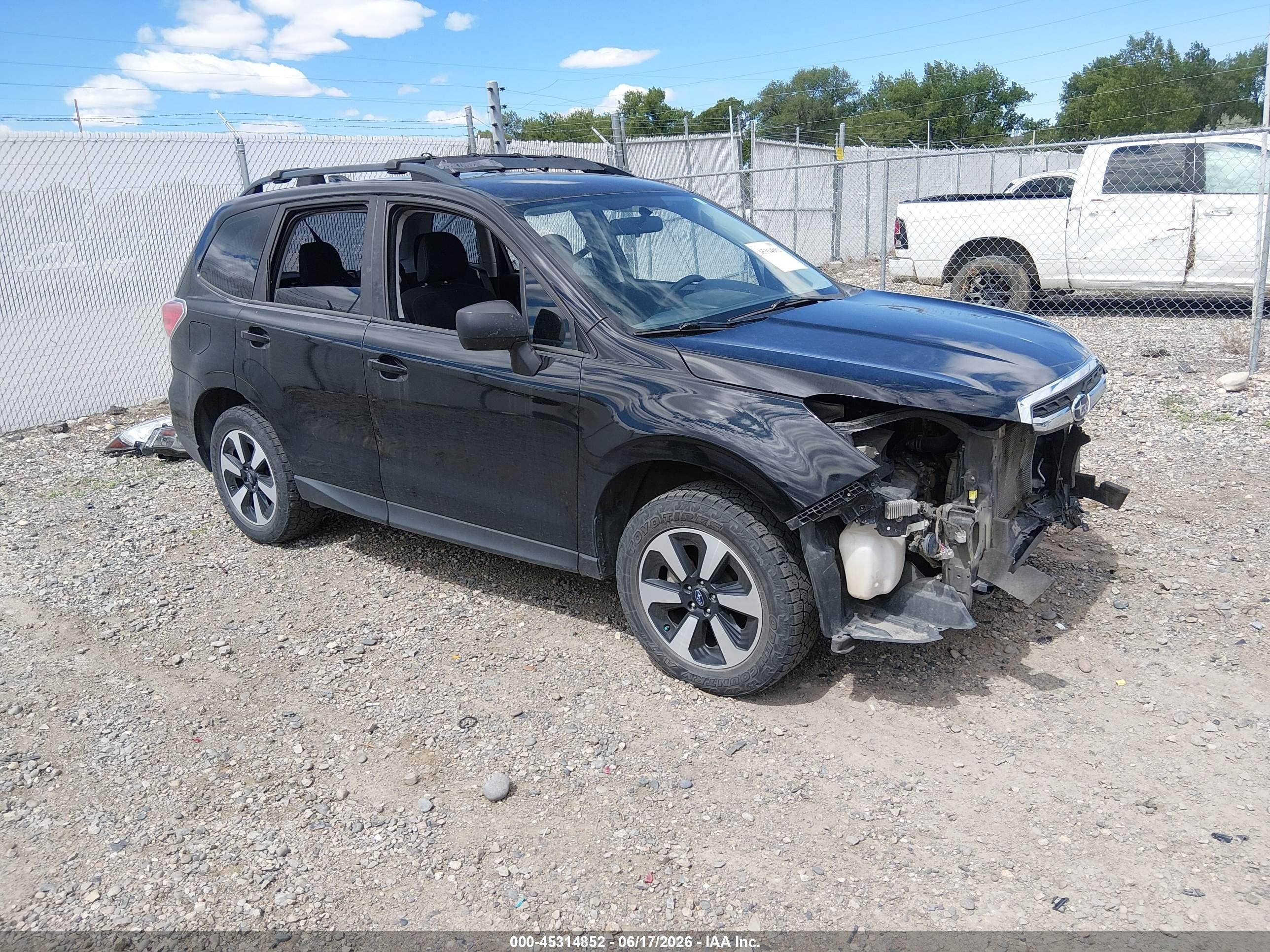 2018 Subaru Forester, VIN JF2SJABC8JH465262 — Front end