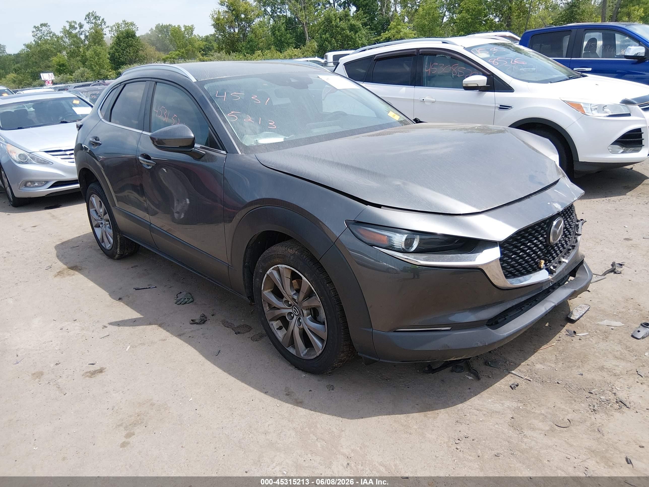 2022 Mazda CX-30 S Select, VIN 3MVDMBBLXNM401101 — Front end