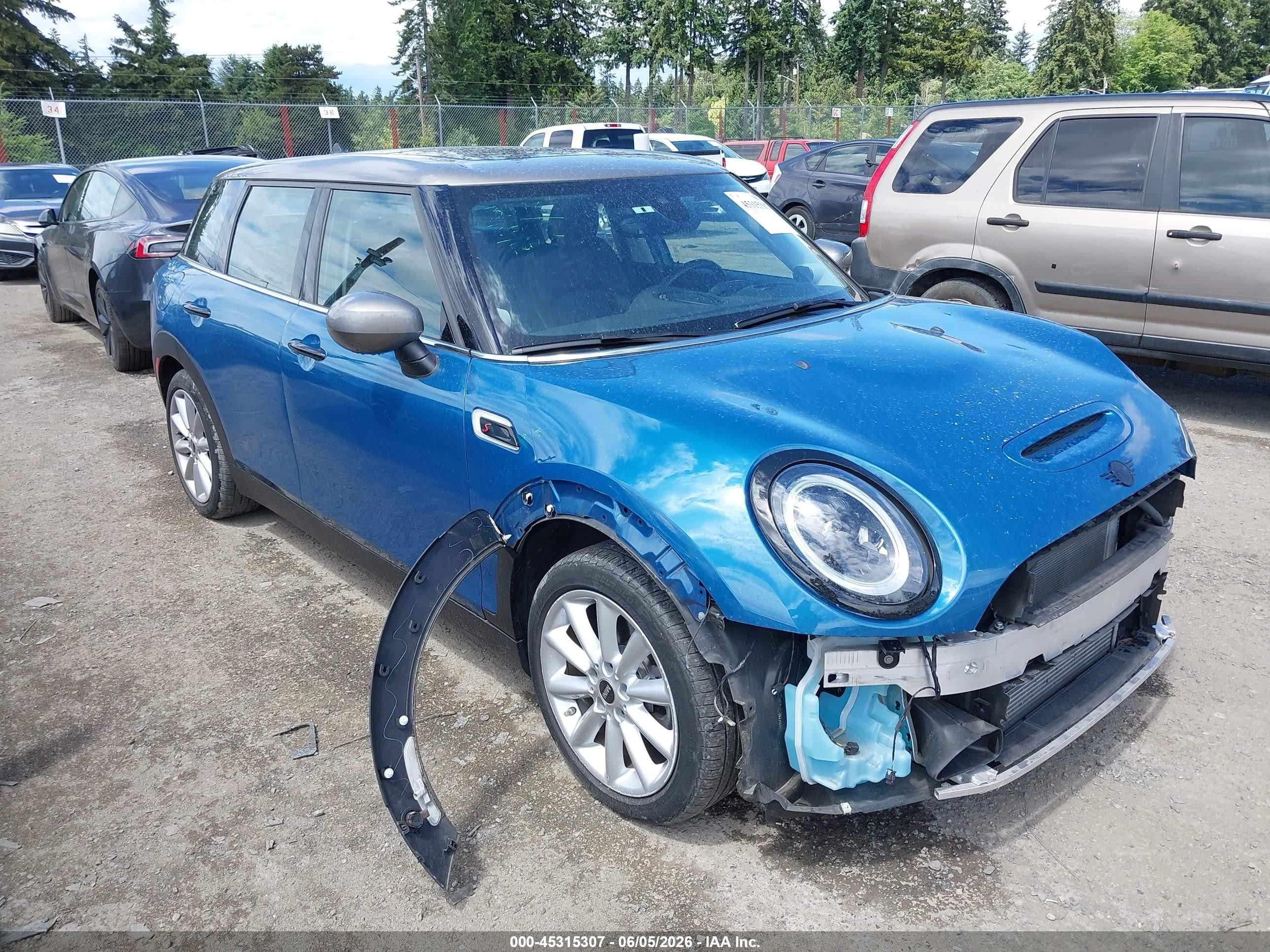 2023 MINI Clubman Cooper S, VIN WMWXJ1C01P2T80927 — Side