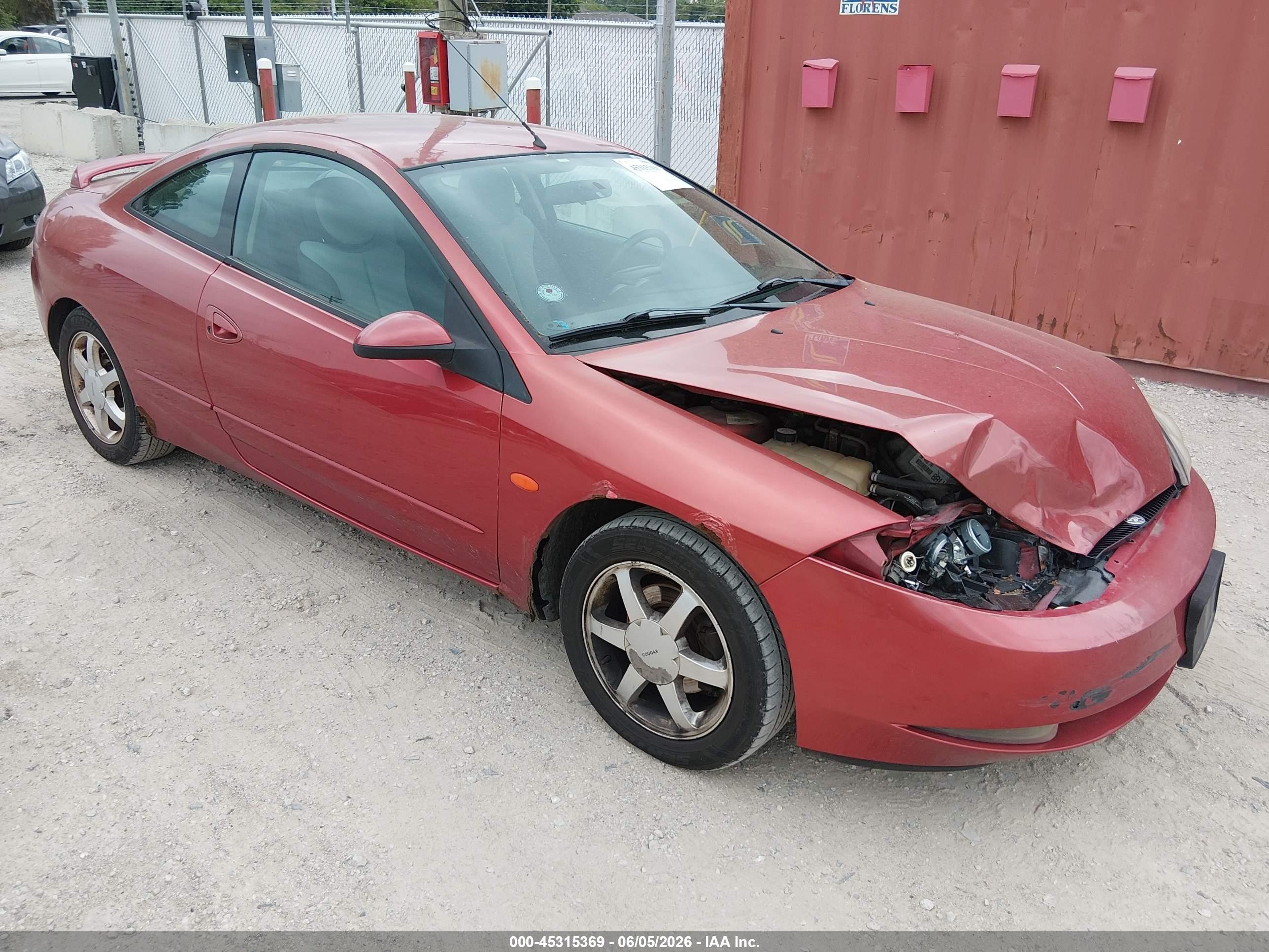 1999 Mercury Cougar, VIN 1ZWFT61LXX5670237 — Перед