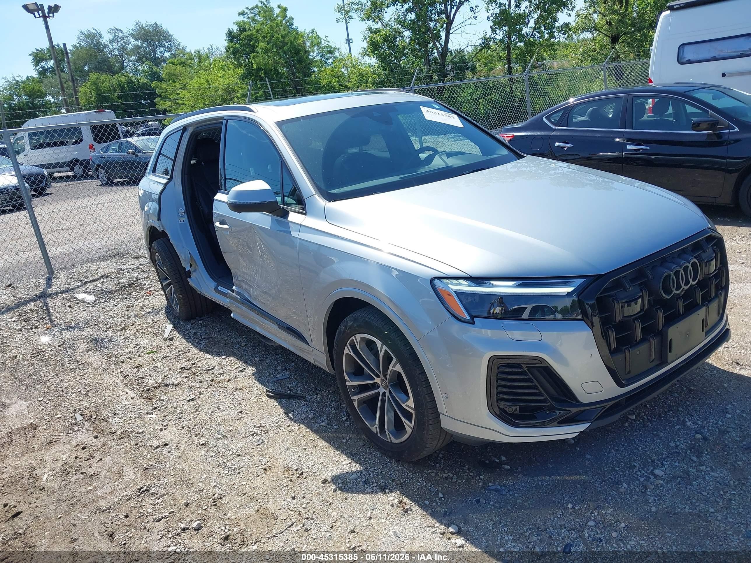 2025 Audi Q7 Premium Plus, VIN WA1LCBF7XSD011761 — Rear end