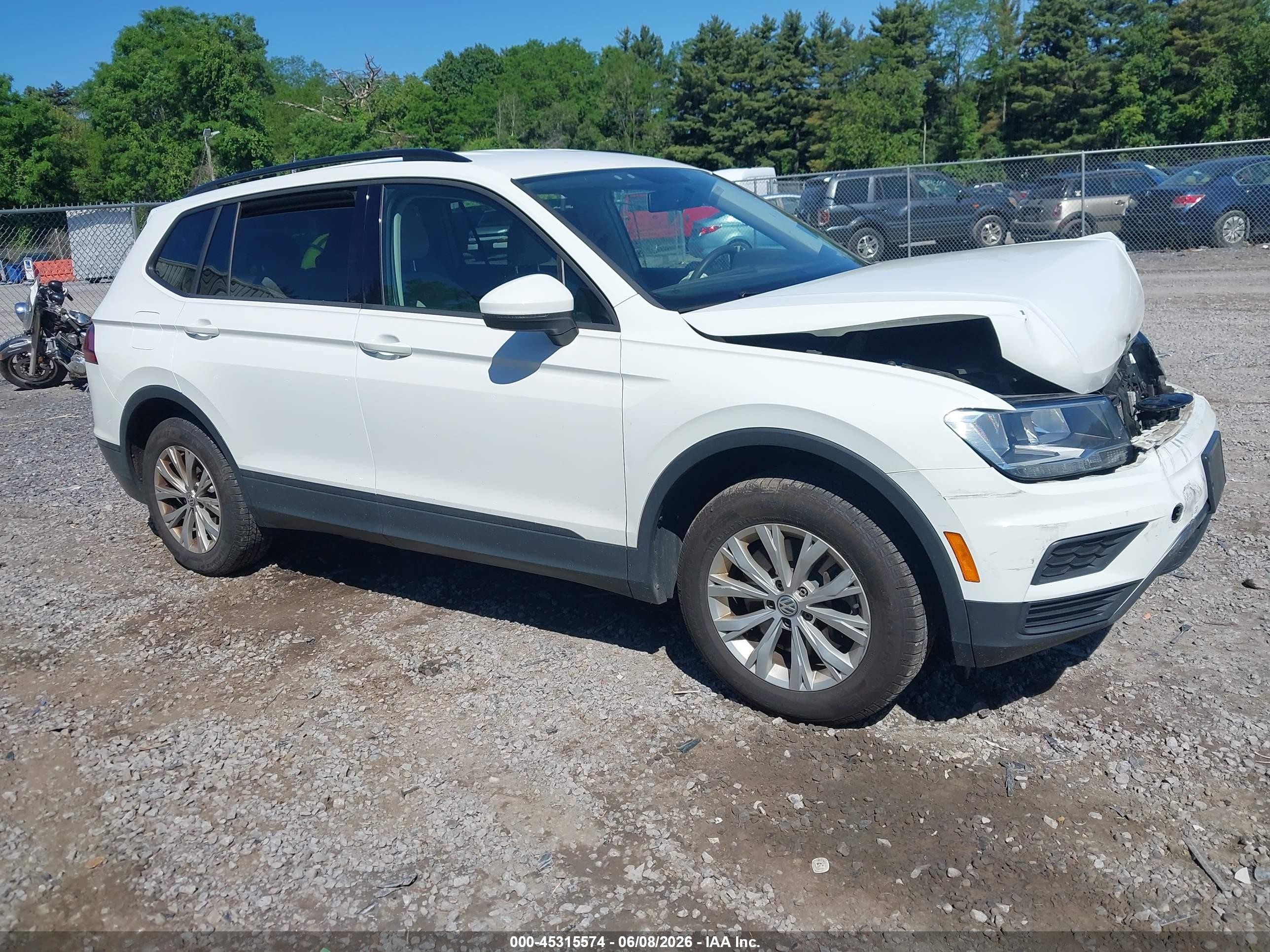 2020 Volkswagen Tiguan S, VIN 3VV0B7AX7LM088966 — Front end