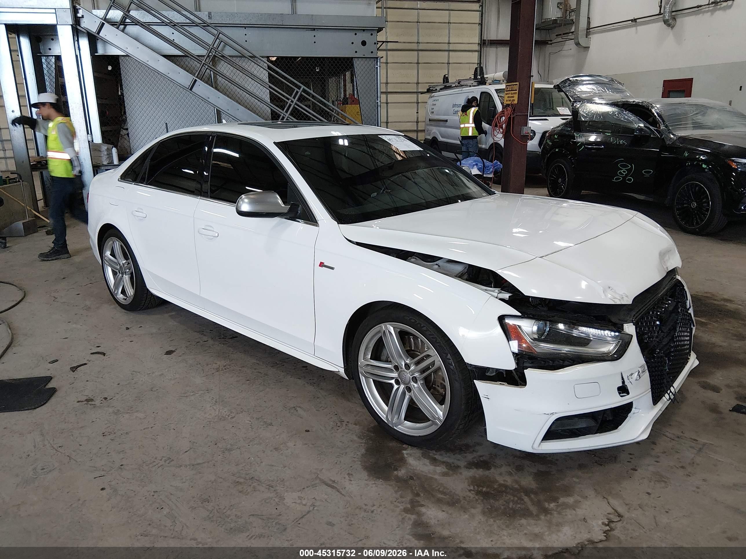 2014 Audi S4 Premium Plus, VIN WAUBGAFL5EA029472 — Front end