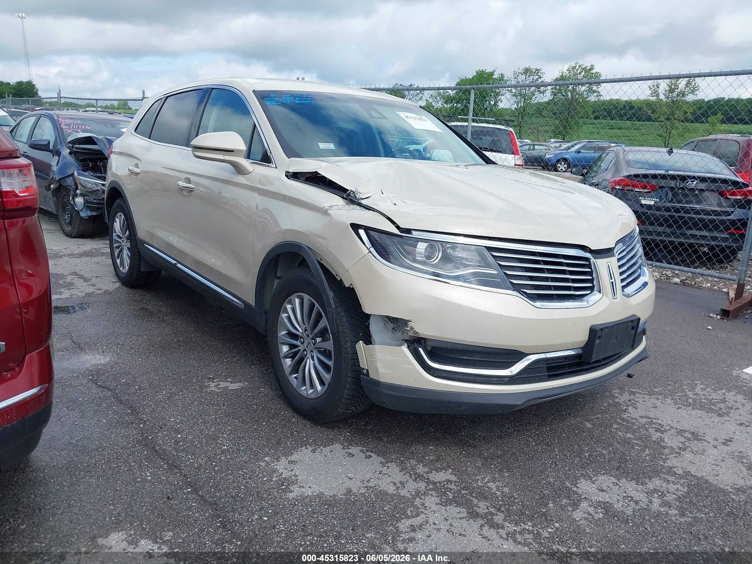2016 Lincoln MKX Select, VIN 2LMTJ8KR0GBL46322 — Front end