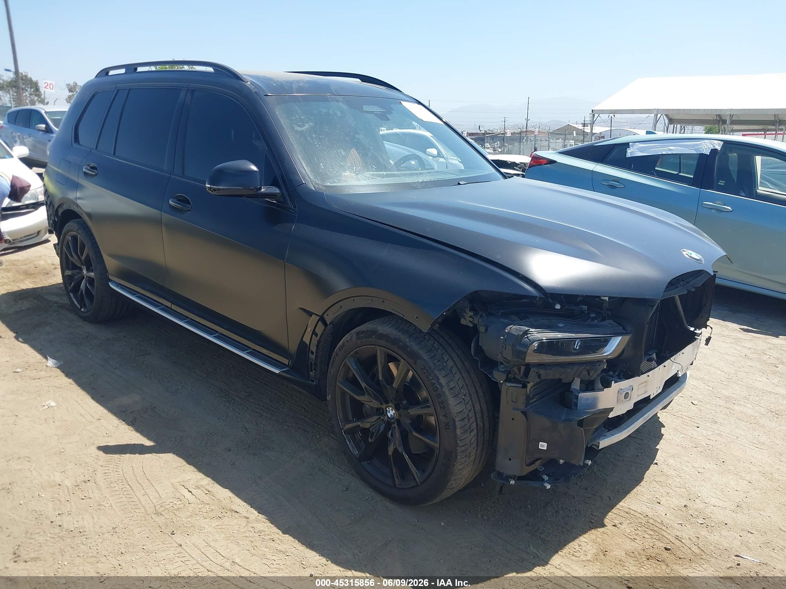 2024 BMW X7 xDrive40i, VIN 5UX23EM0XR9U98254 — Front end