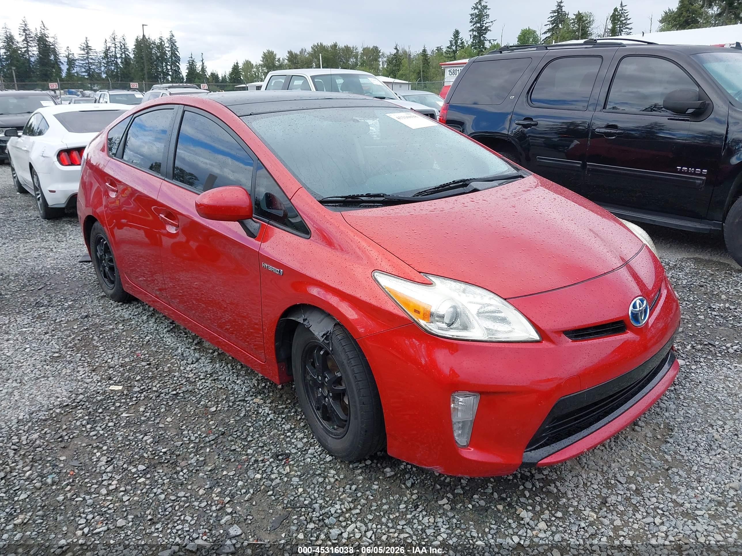 2014 Toyota Prius Three, VIN JTDKN3DU6E1816866 — Side