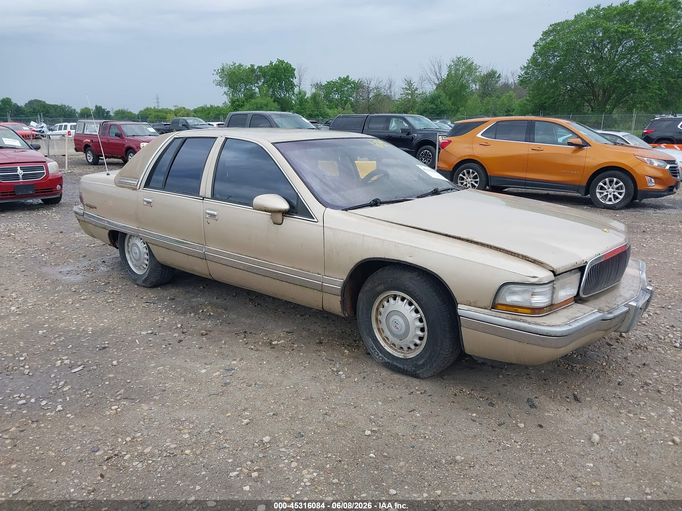 1994 Buick Roadmaster Limited, VIN 1G4BT52P6RR401774 — Normal wear