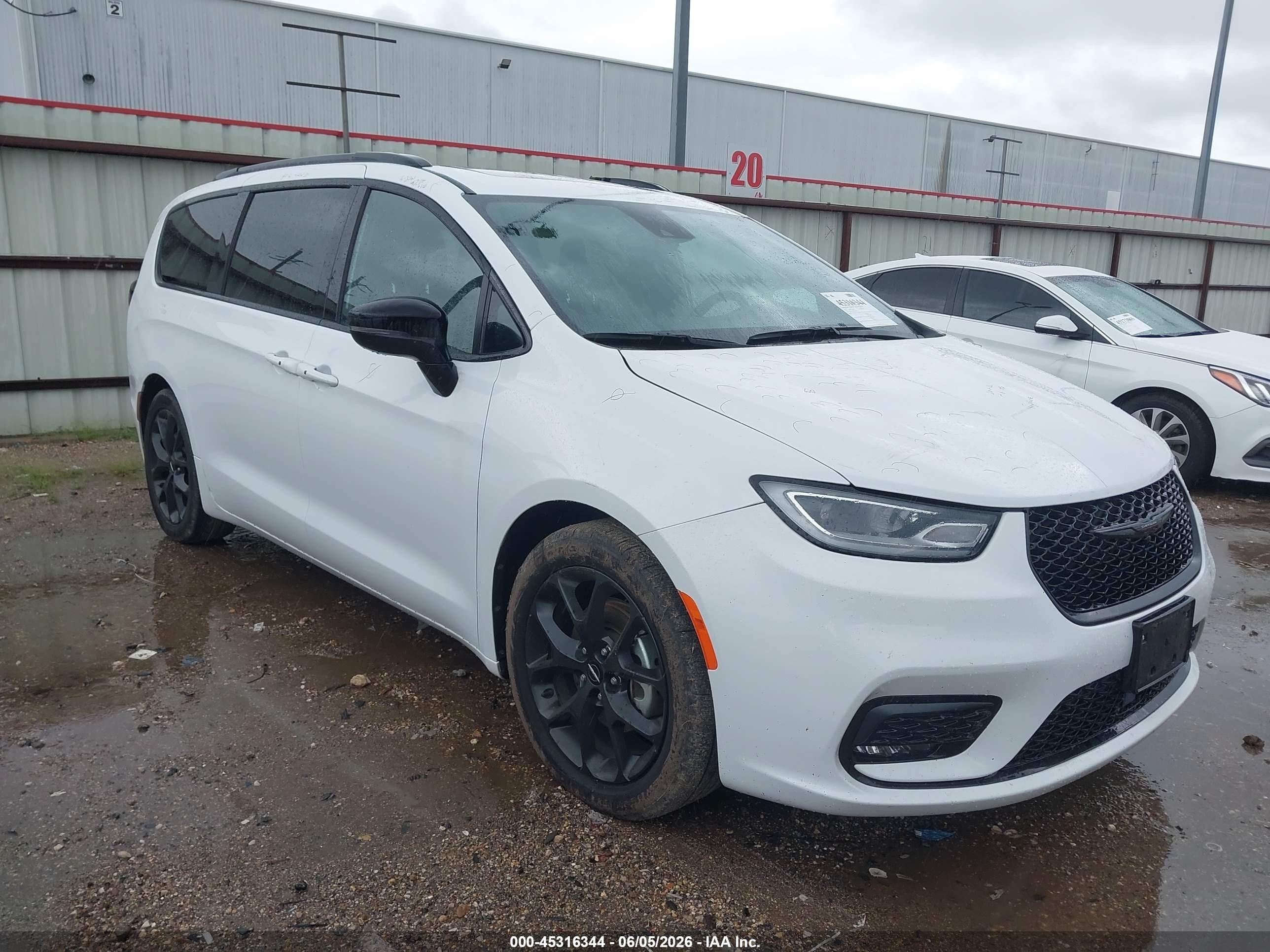 2025 Chrysler Pacifica Limited, VIN 2C4RC1GGXSR514700 — Крыша